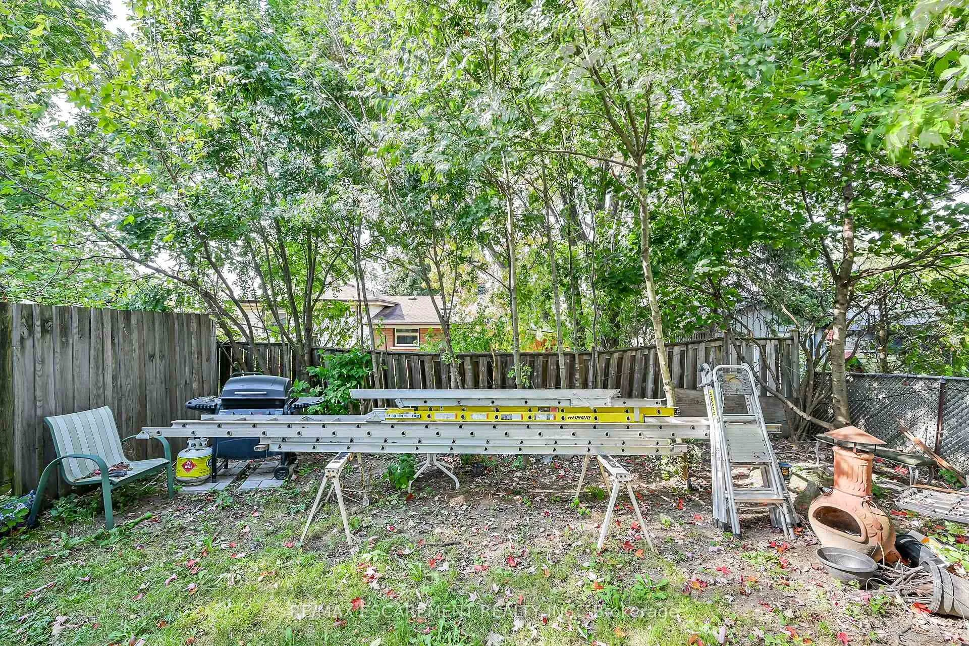 Photo 40 of 942 Upper Gage Avenue, Hamilton, Lawfield — HOMEH
