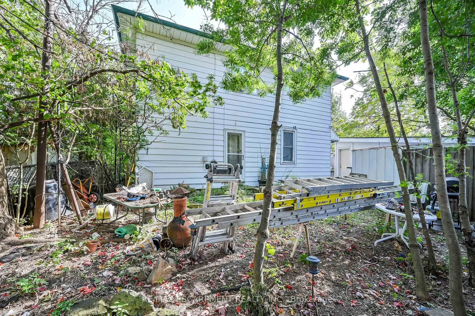 Photo 42 of 942 Upper Gage Avenue, Hamilton, Lawfield — HOMEH