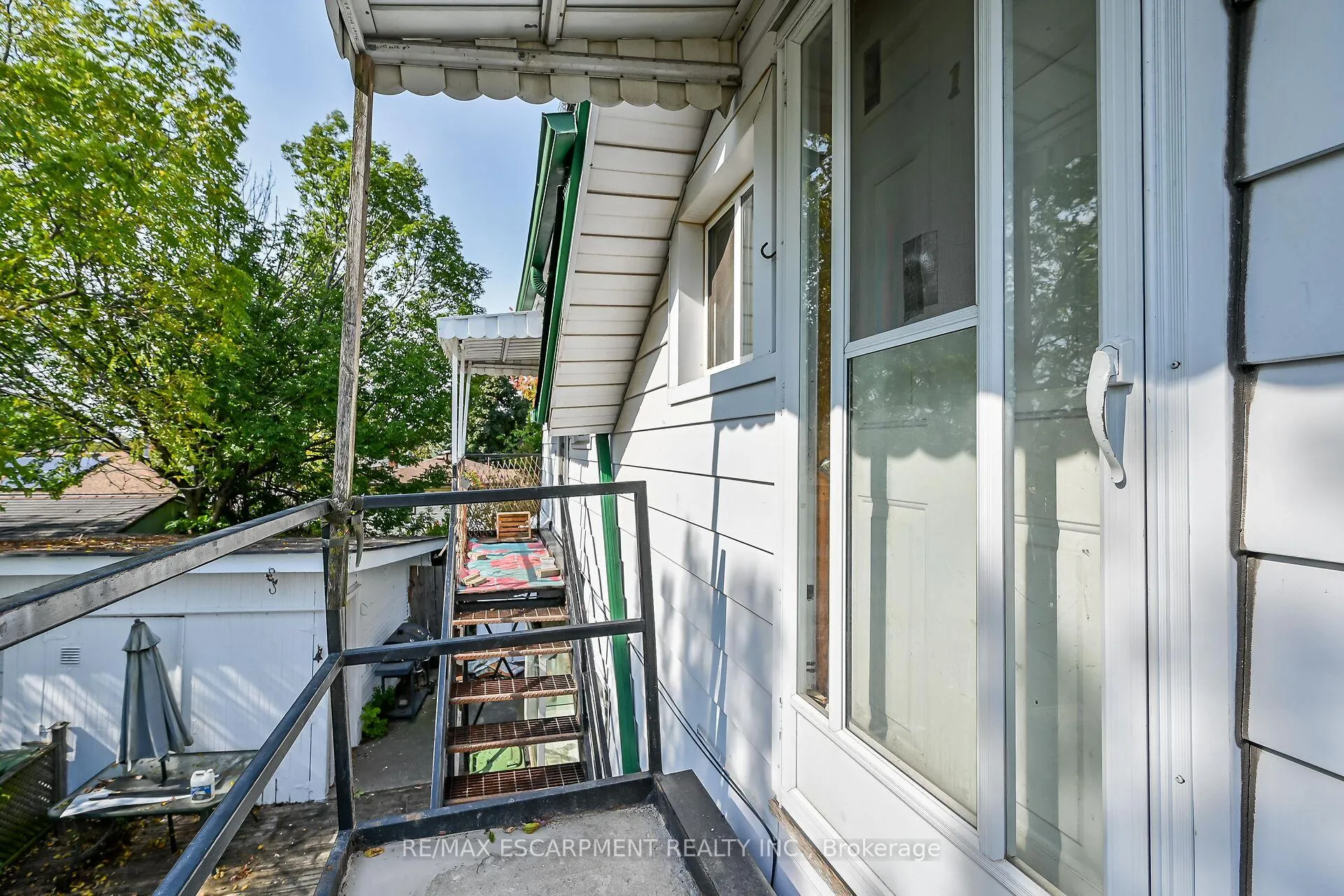 Photo 44 of 942 Upper Gage Avenue, Hamilton, Lawfield — HOMEH