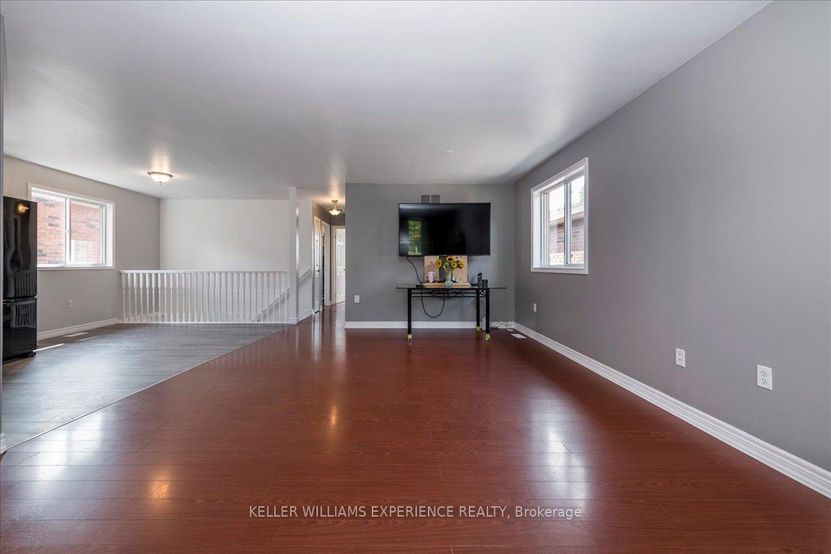 Photo 8 of 74 Sundew Drive, Barrie, Holly — HOMEH