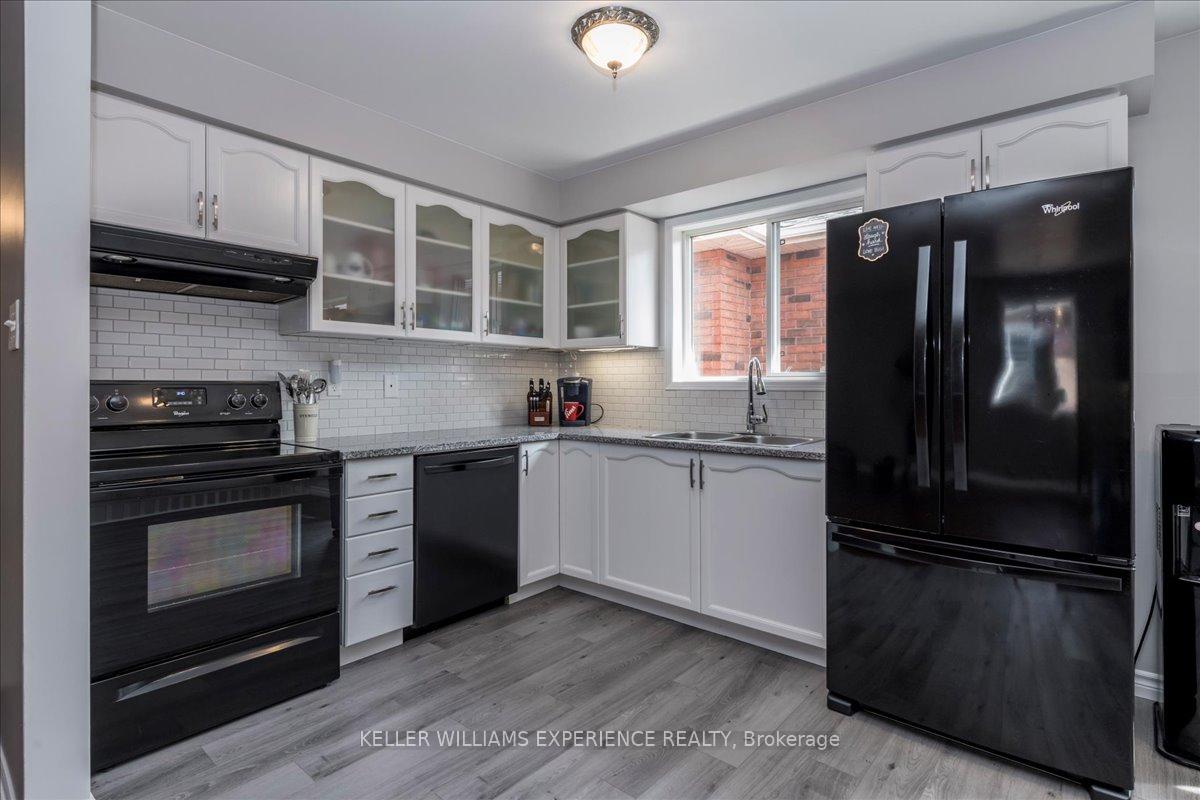 Photo 9 of 74 Sundew Drive, Barrie, Holly — HOMEH