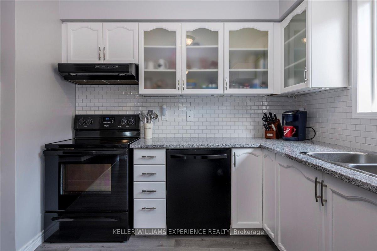 Photo 6 of 74 Sundew Drive, Barrie, Holly — HOMEH