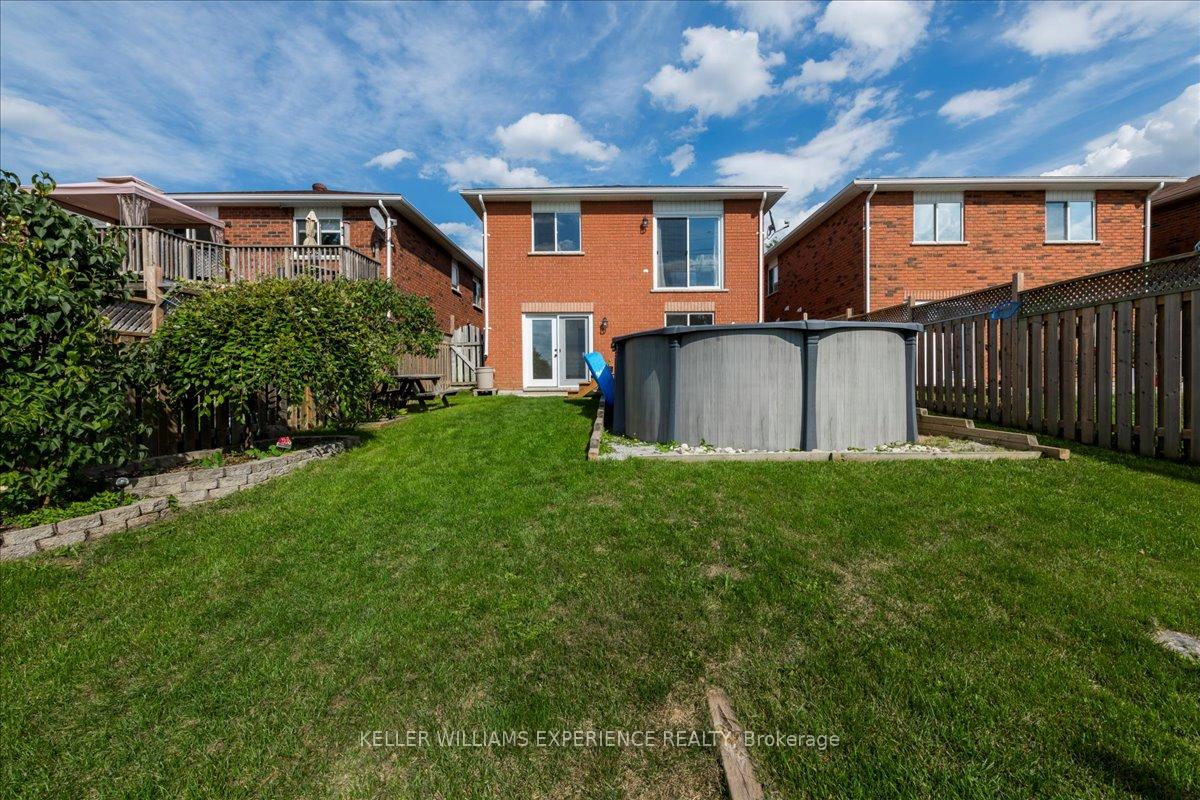 Photo 24 of 74 Sundew Drive, Barrie, Holly — HOMEH