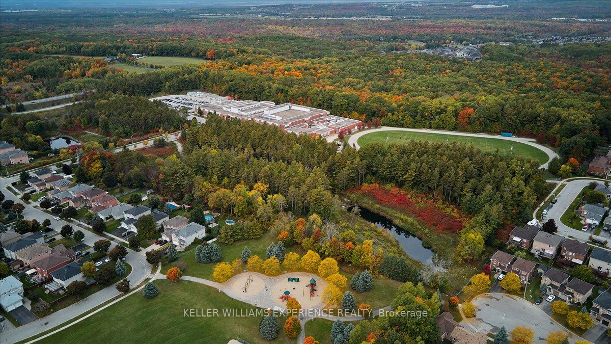 Photo 28 of 74 Sundew Drive, Barrie, Holly — HOMEH
