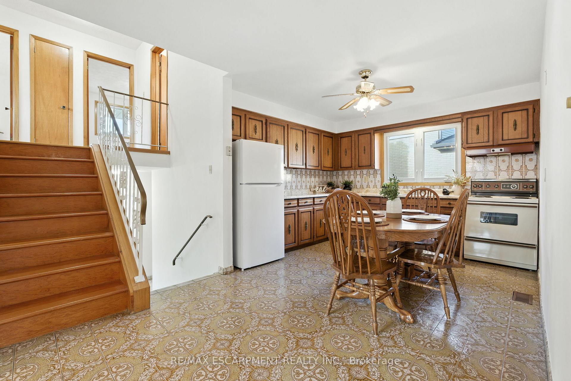 Photo 12 of 100 Taymall Street, Hamilton, Templemead — HOMEH