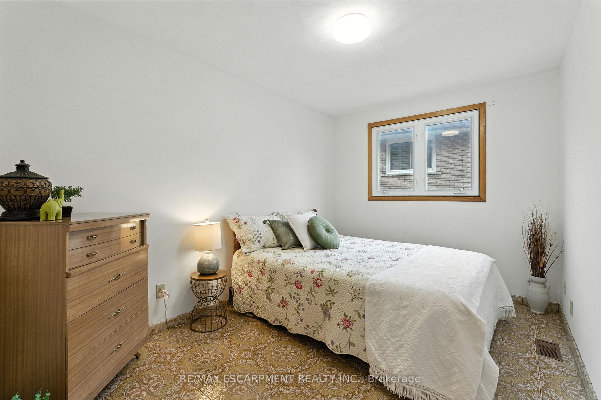 Photo 34 of 100 Taymall Street, Hamilton, Templemead — HOMEH