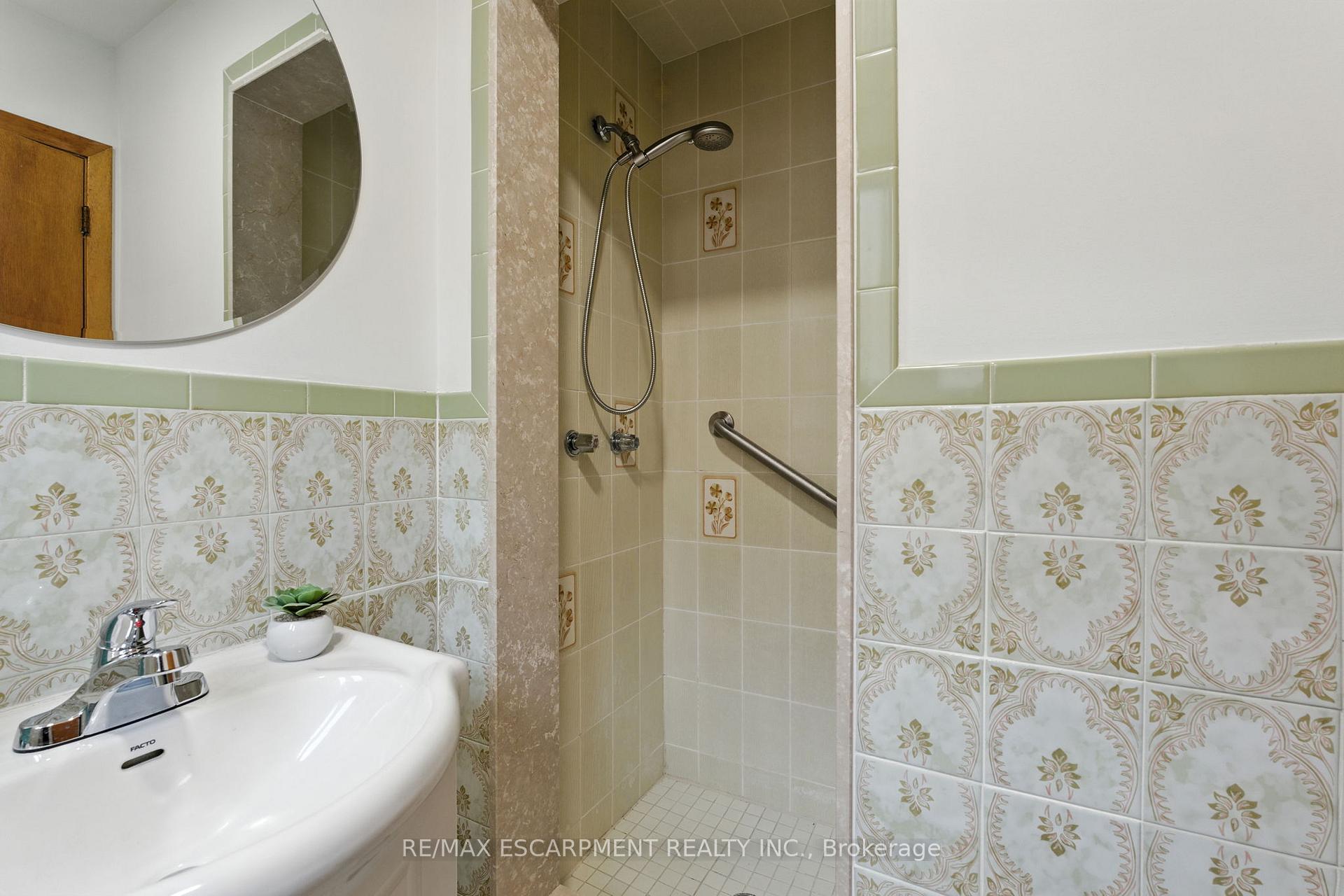 Photo 36 of 100 Taymall Street, Hamilton, Templemead — HOMEH