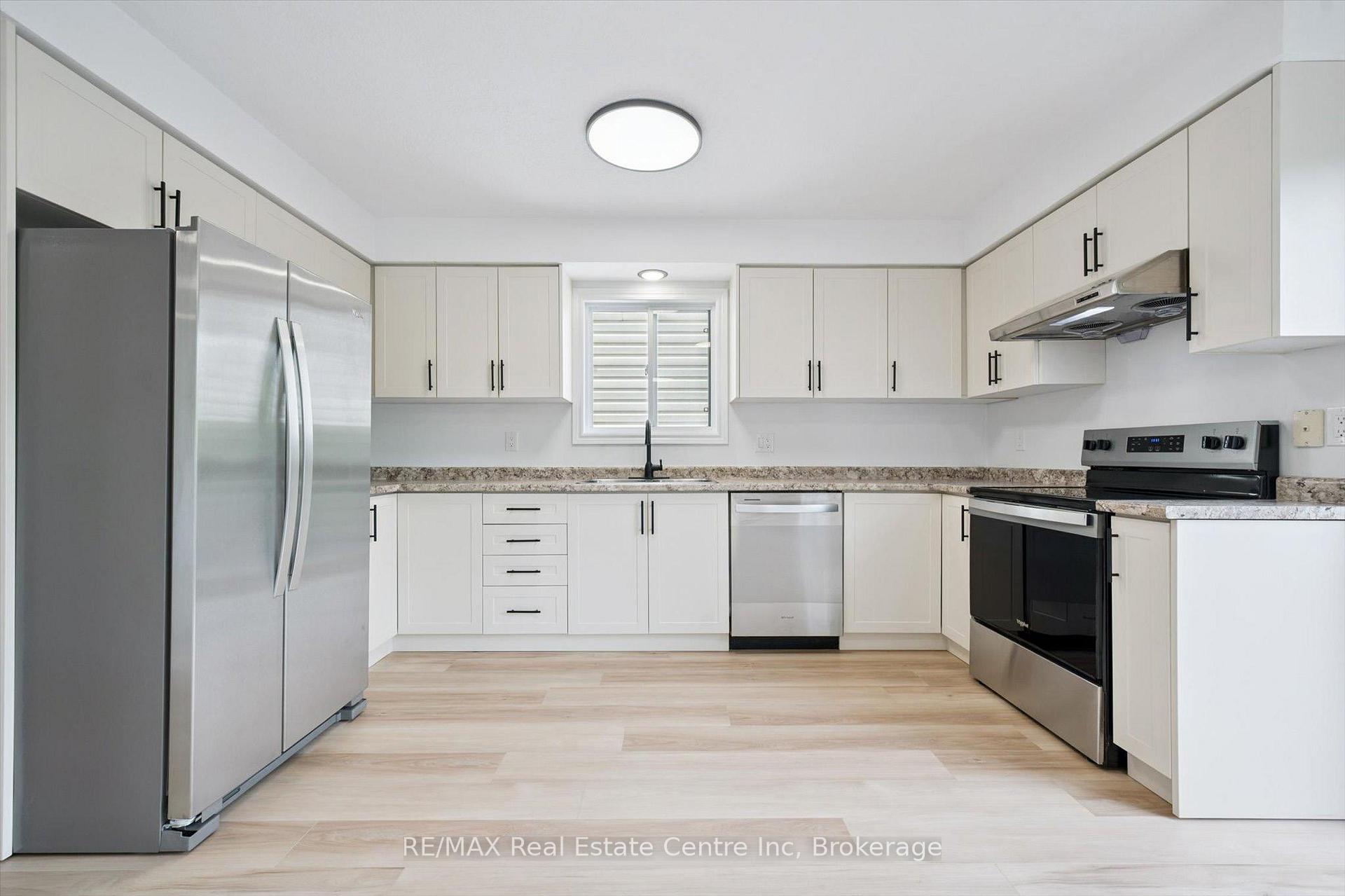 Photo 7 of 4 Carrington Place, Guelph, Kortright West — HOMEH