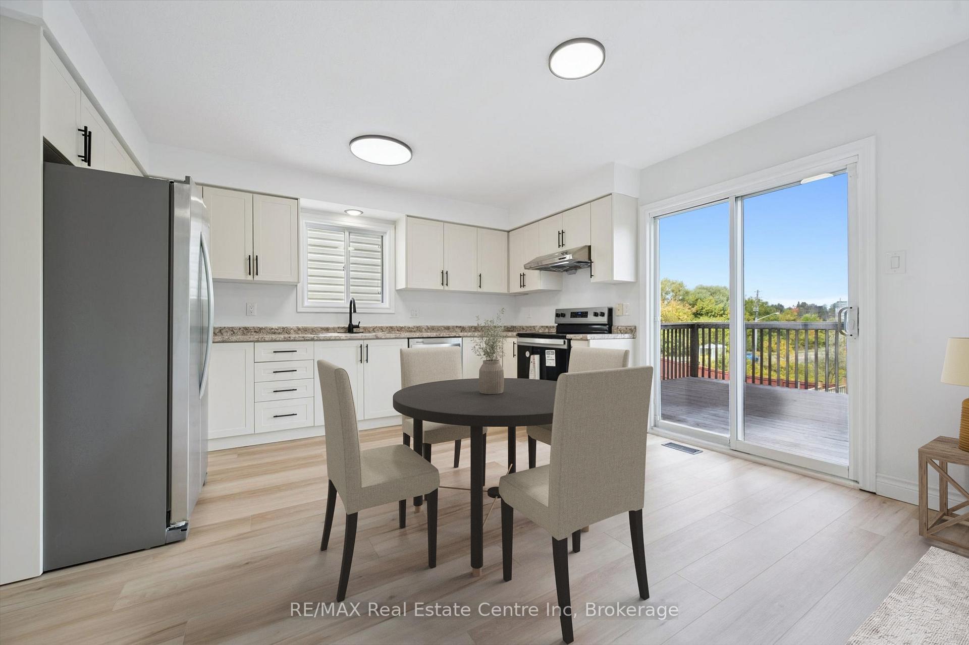 Photo 8 of 4 Carrington Place, Guelph, Kortright West — HOMEH