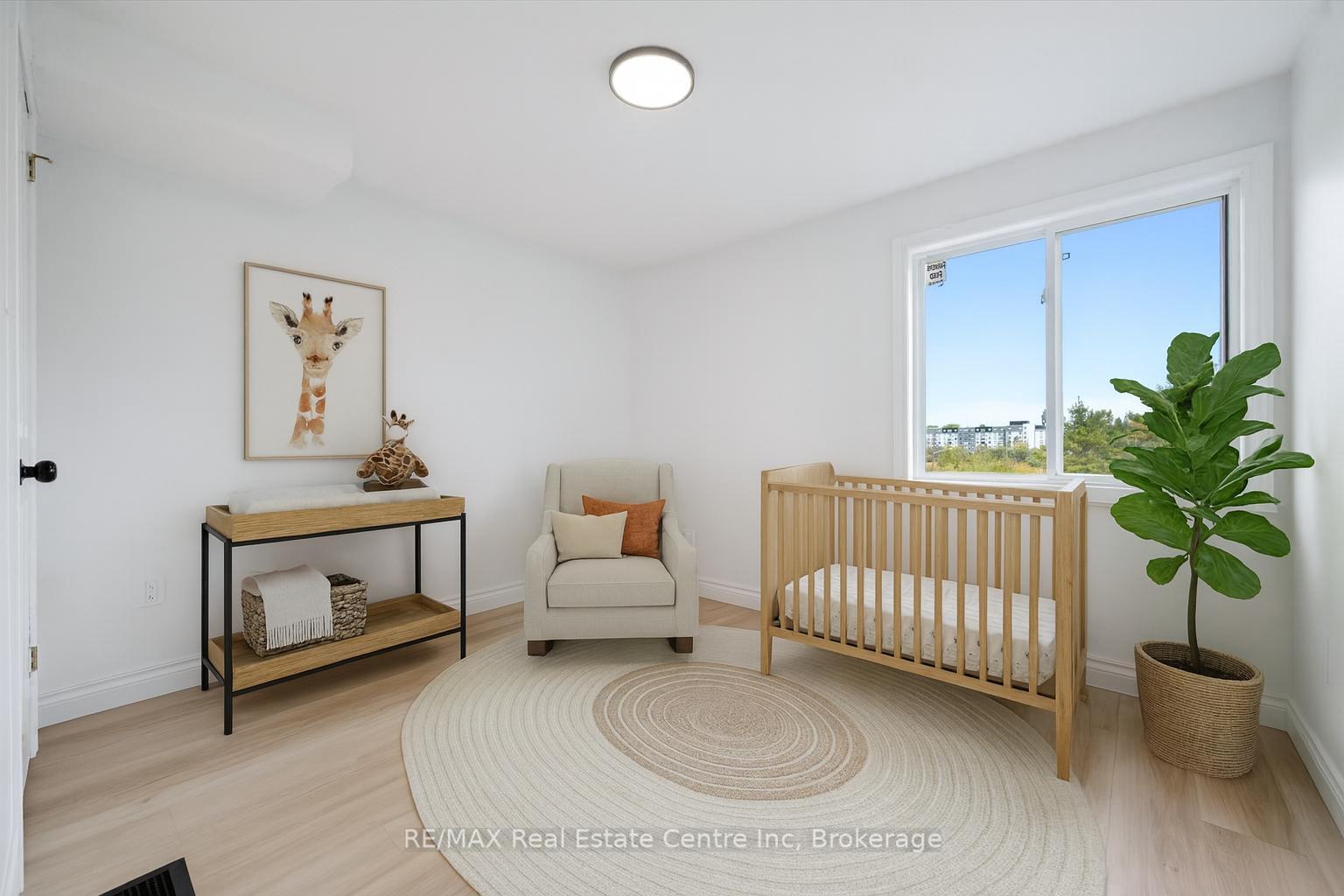 Photo 14 of 4 Carrington Place, Guelph, Kortright West — HOMEH