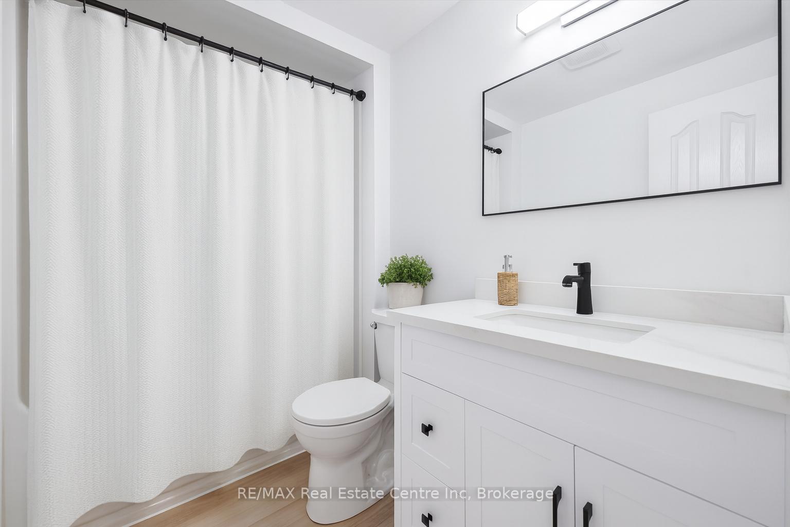 Photo 16 of 4 Carrington Place, Guelph, Kortright West — HOMEH