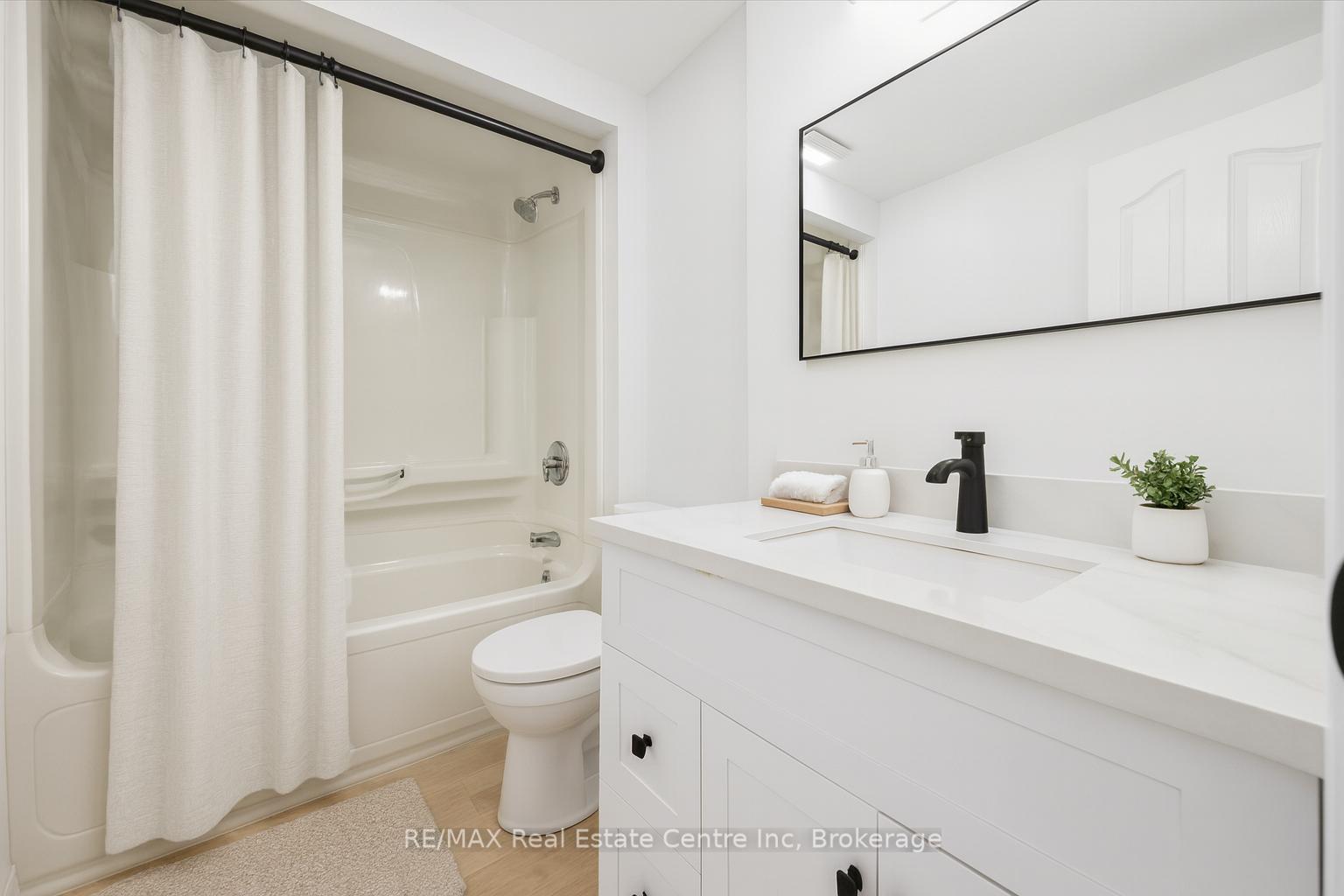 Photo 21 of 4 Carrington Place, Guelph, Kortright West — HOMEH