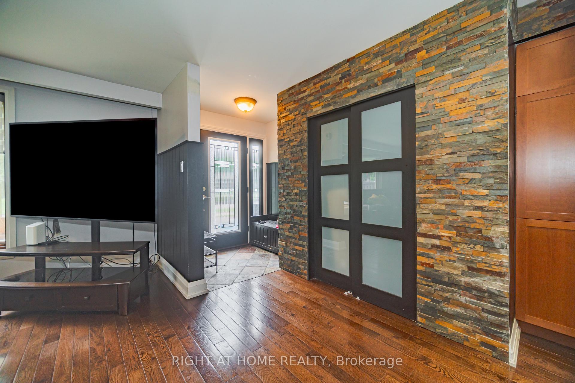 Photo 2 of 4 Devins Drive, Aurora, Aurora Heights — HOMEH