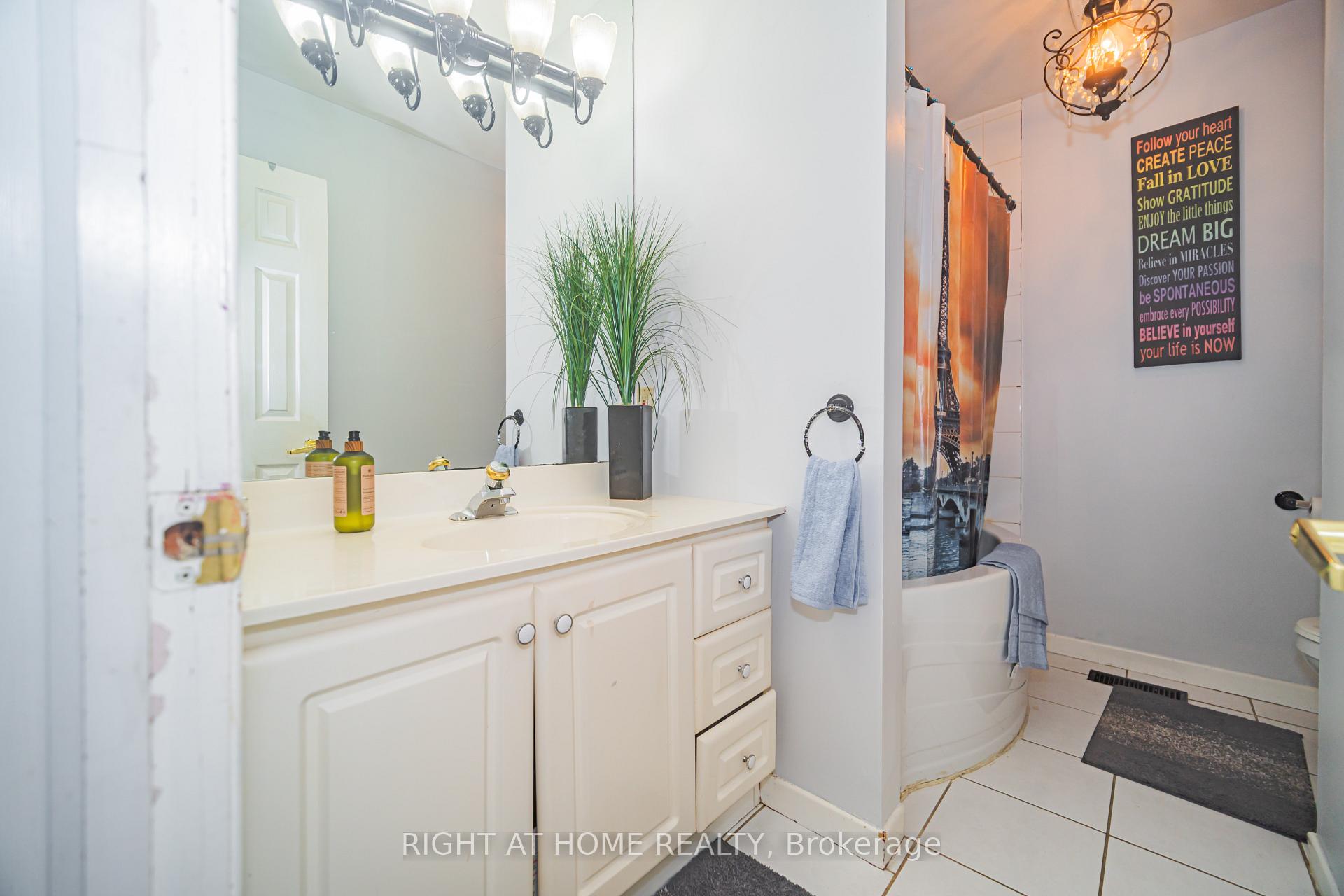 Photo 18 of 4 Devins Drive, Aurora, Aurora Heights — HOMEH