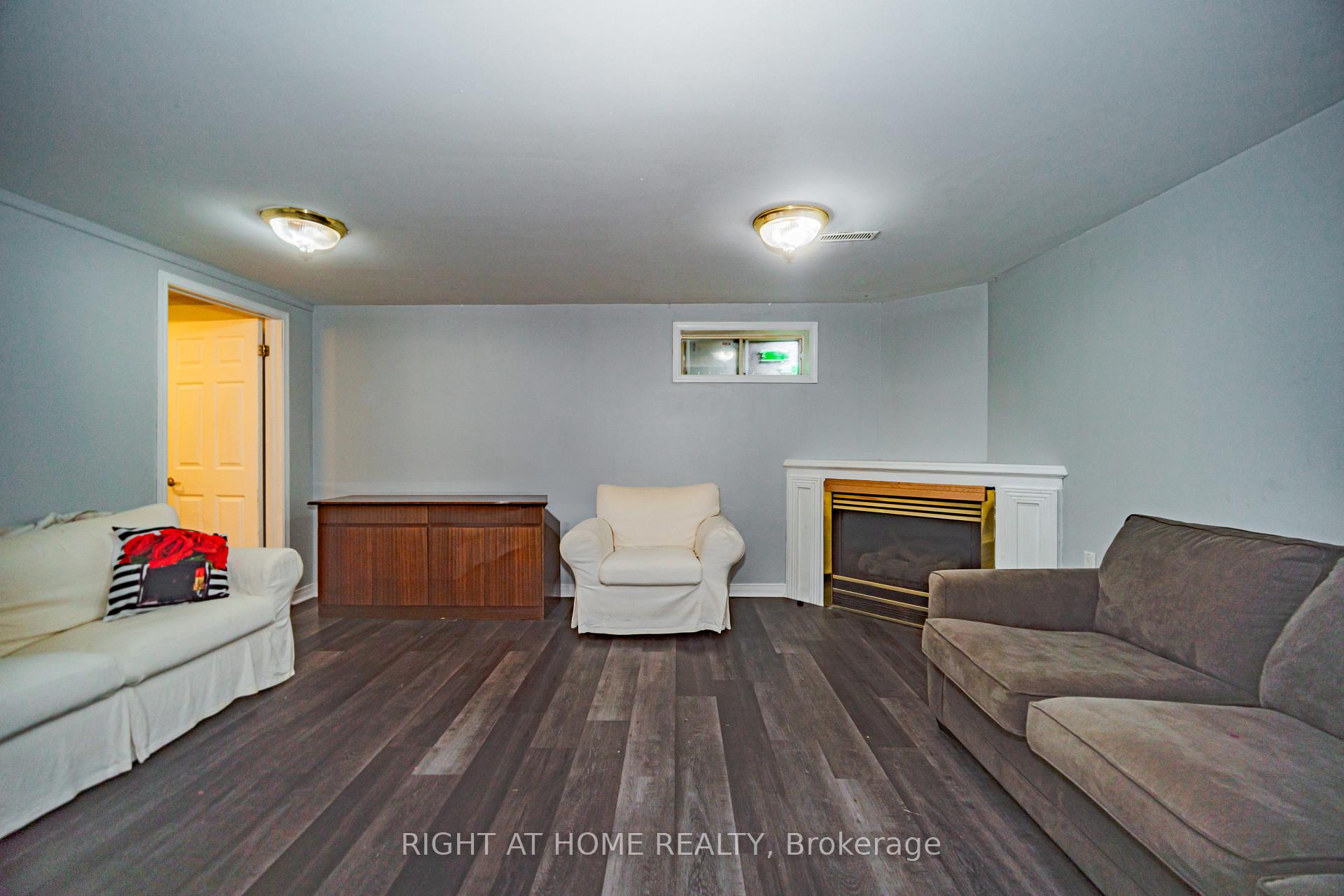 Photo 21 of 4 Devins Drive, Aurora, Aurora Heights — HOMEH