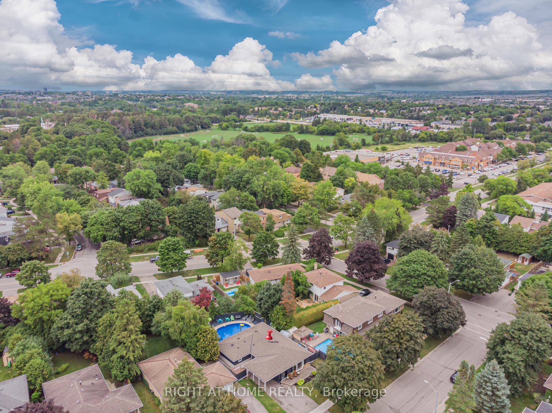 Photo 29 of 4 Devins Drive, Aurora, Aurora Heights — HOMEH