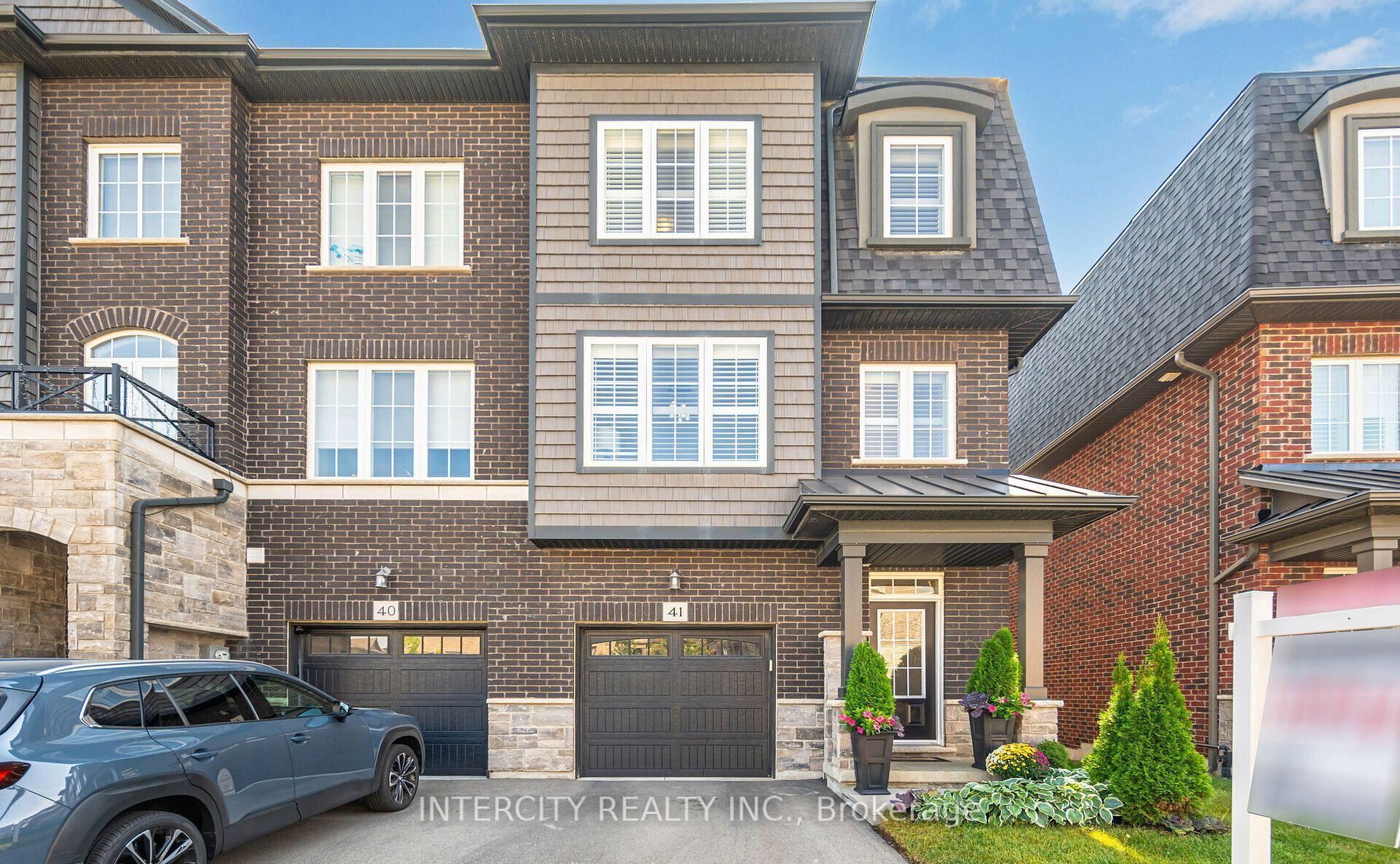Front of Unit 41, 445 Ontario Street S