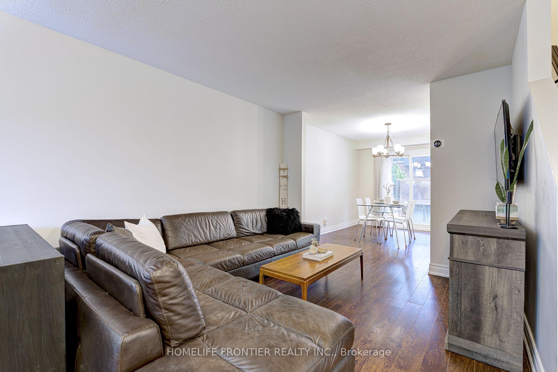 Photo 4 of 358 Woodlawn Crescent, Milton, Bronte Meadows — HOMEH