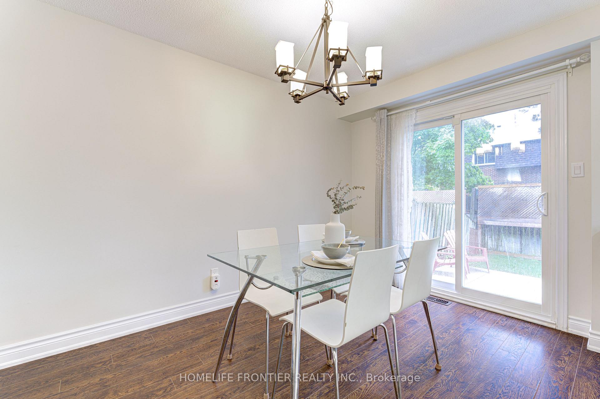 Photo 7 of 358 Woodlawn Crescent, Milton, Bronte Meadows — HOMEH