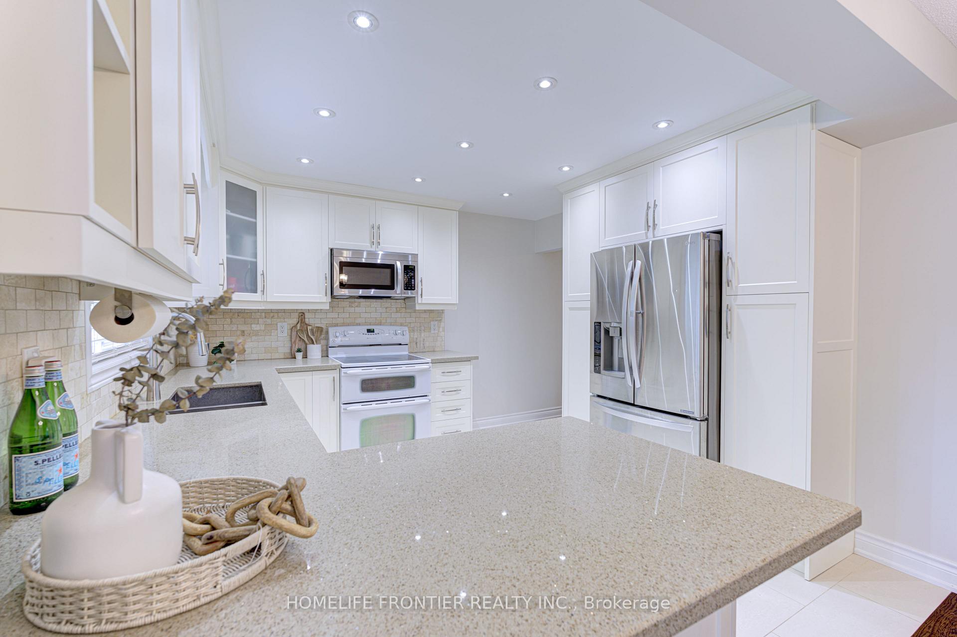 Photo 9 of 358 Woodlawn Crescent, Milton, Bronte Meadows — HOMEH