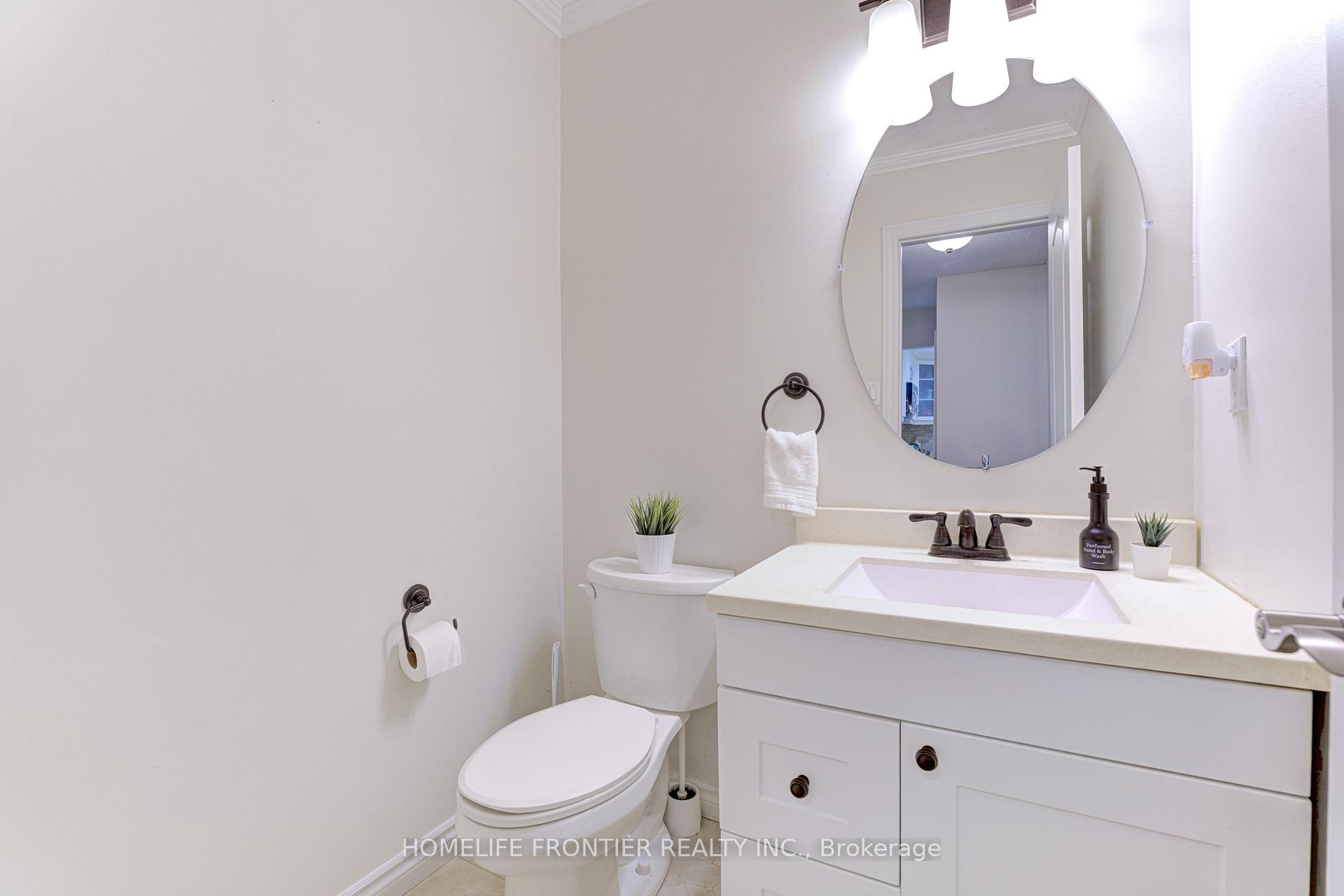 Photo 12 of 358 Woodlawn Crescent, Milton, Bronte Meadows — HOMEH