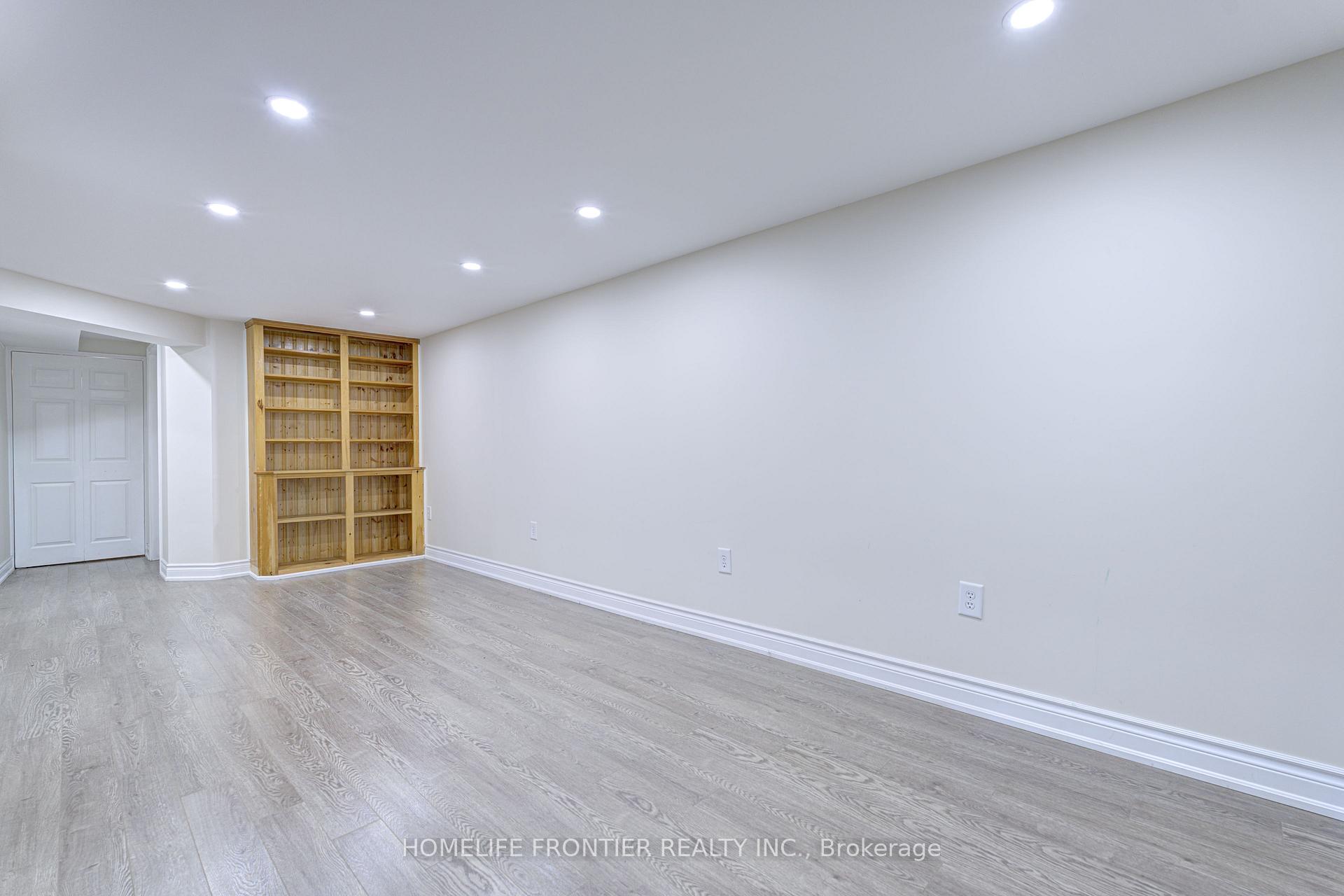Photo 19 of 358 Woodlawn Crescent, Milton, Bronte Meadows — HOMEH
