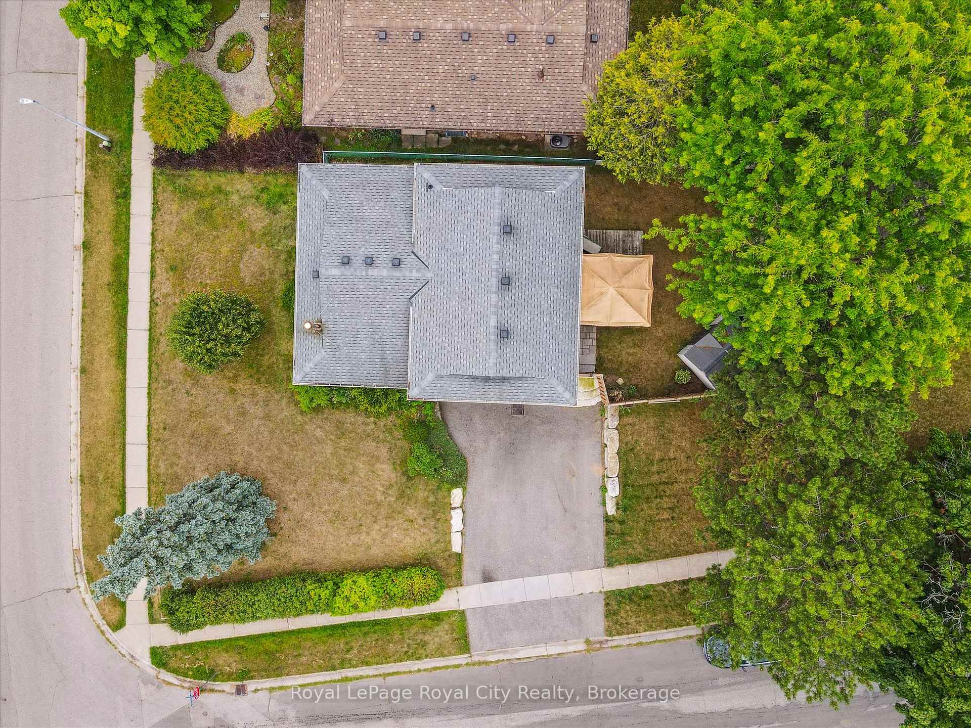 Photo 6 of 47 Argyle Drive, Guelph, Dovercliffe Park/Old University — HOMEH