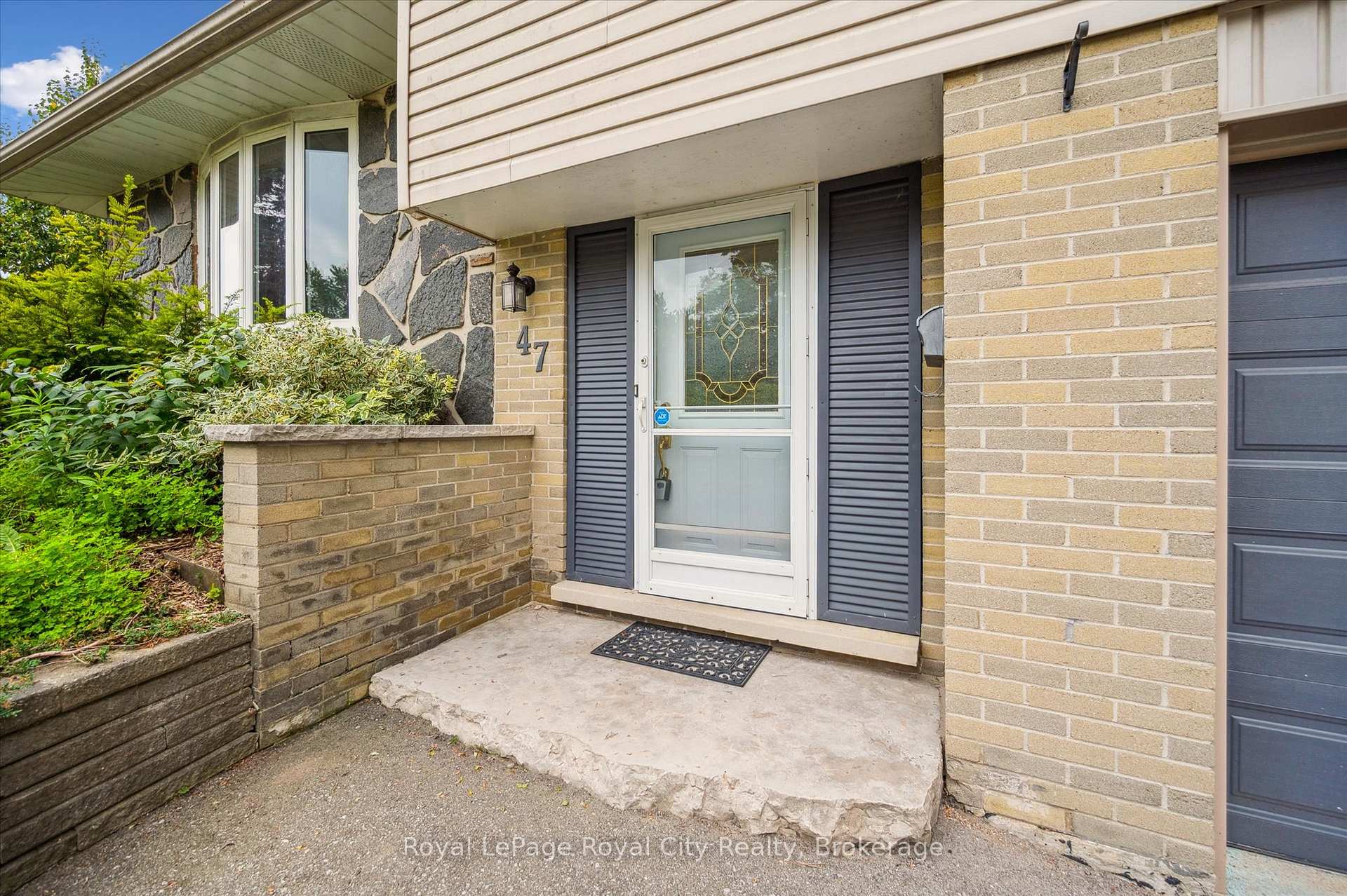 Photo 9 of 47 Argyle Drive, Guelph, Dovercliffe Park/Old University — HOMEH