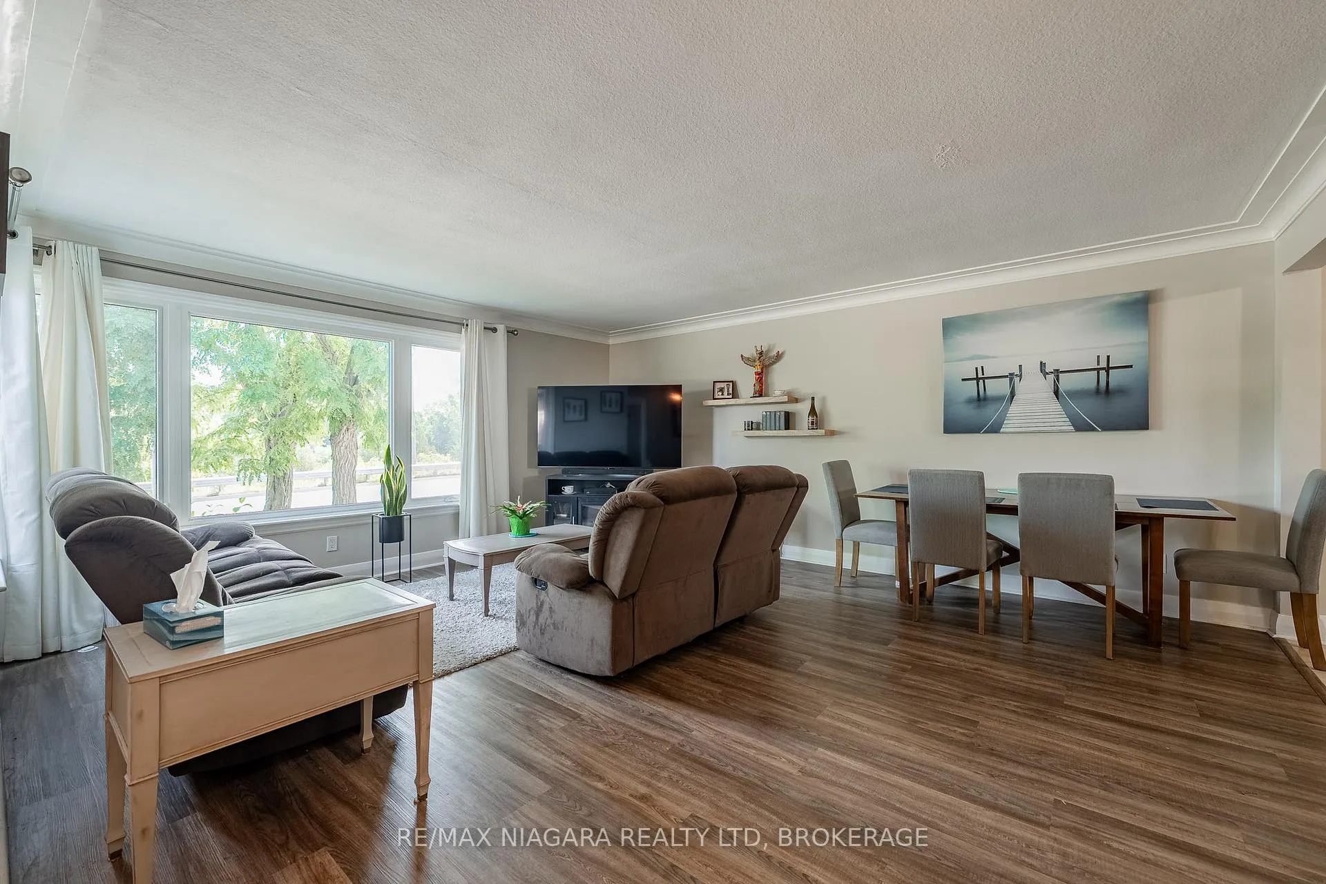 Photo 4 of 63 Moffatt Street, St. Catharines, Oakdale — HOMEH