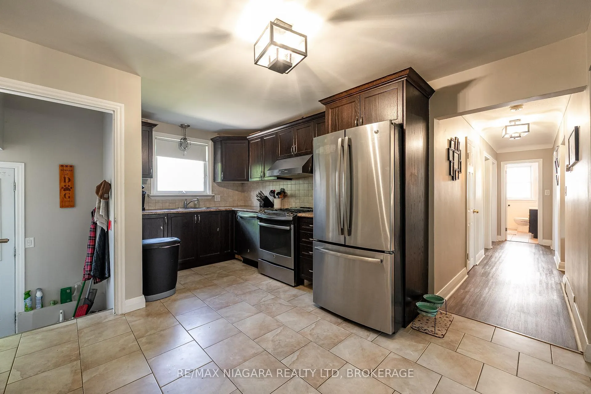 Photo 8 of 63 Moffatt Street, St. Catharines, Oakdale — HOMEH