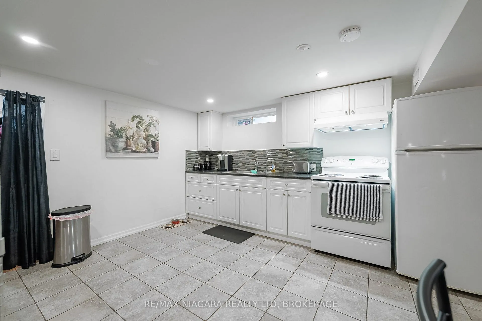 Photo 15 of 63 Moffatt Street, St. Catharines, Oakdale — HOMEH