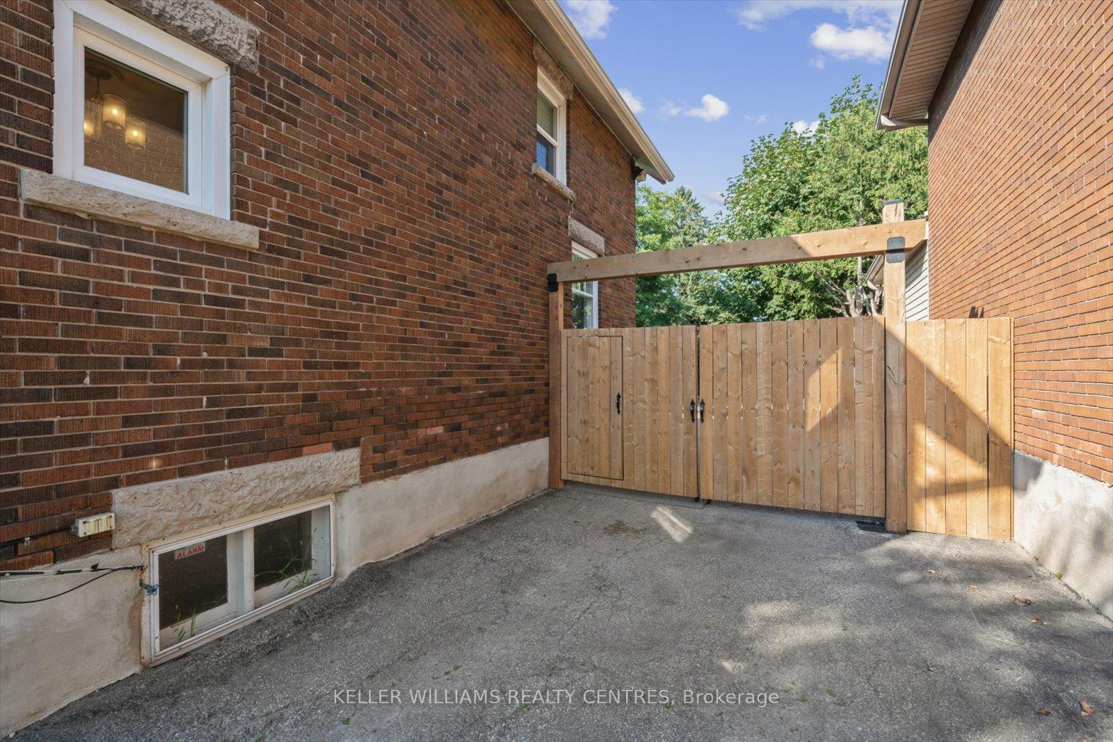 Photo 17 of 591 Woolwich Street, Guelph, Exhibition Park — HOMEH