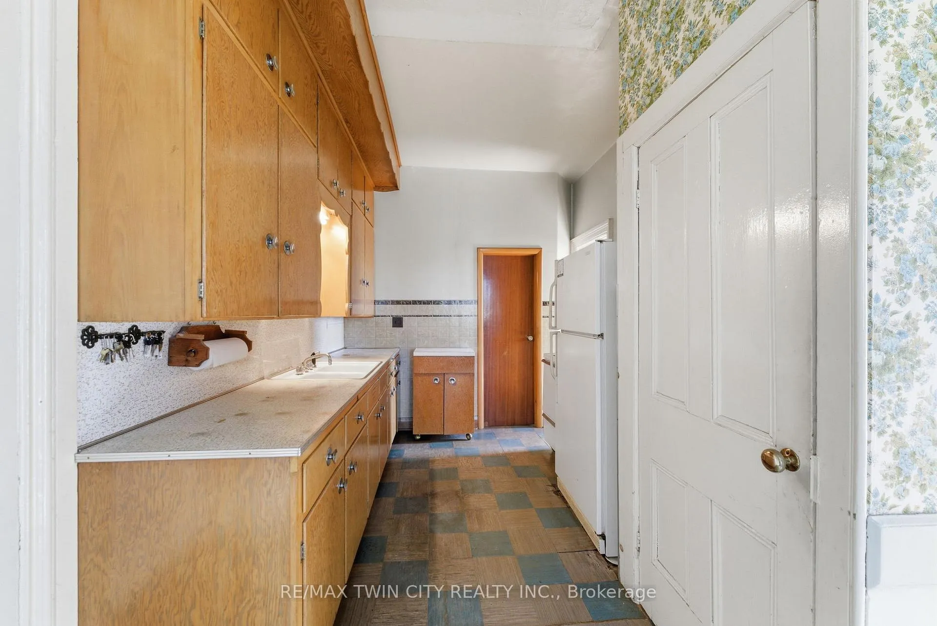 Photo 9 of 1804 Gore Road, Hamilton, Rural Flamborough — HOMEH