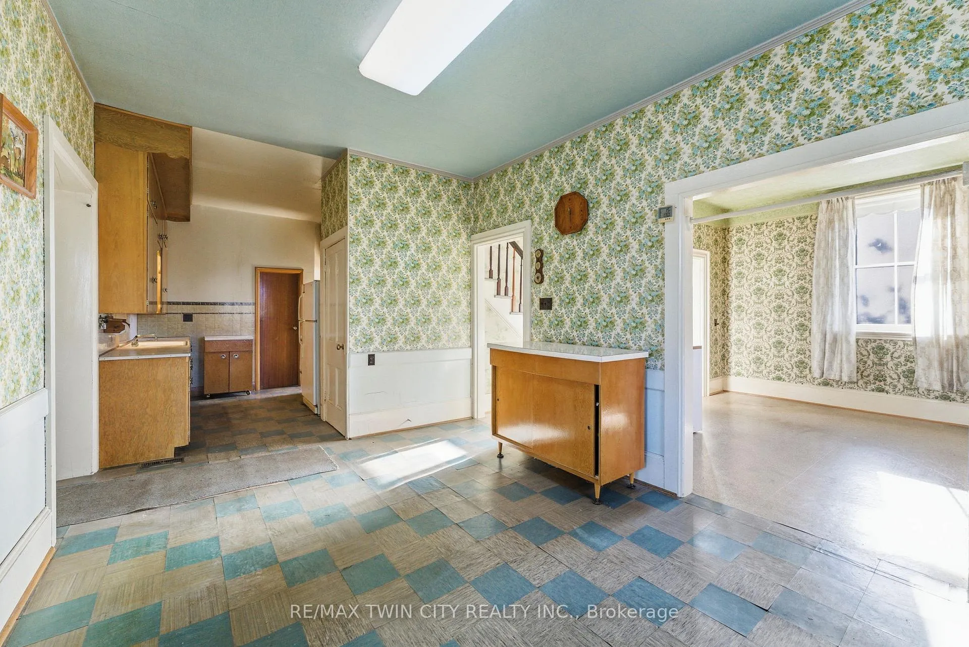 Photo 12 of 1804 Gore Road, Hamilton, Rural Flamborough — HOMEH
