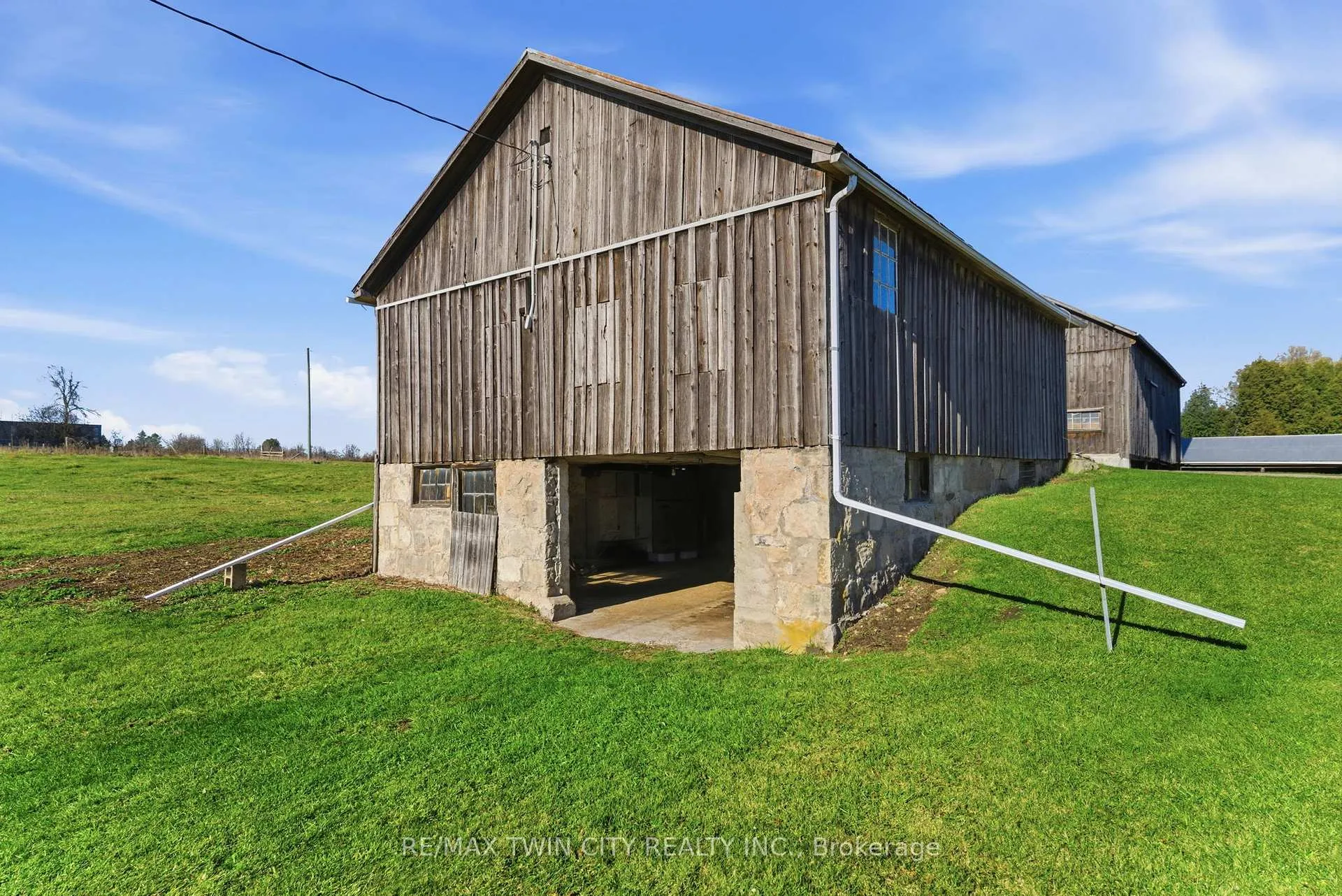 Photo 22 of 1804 Gore Road, Hamilton, Rural Flamborough — HOMEH