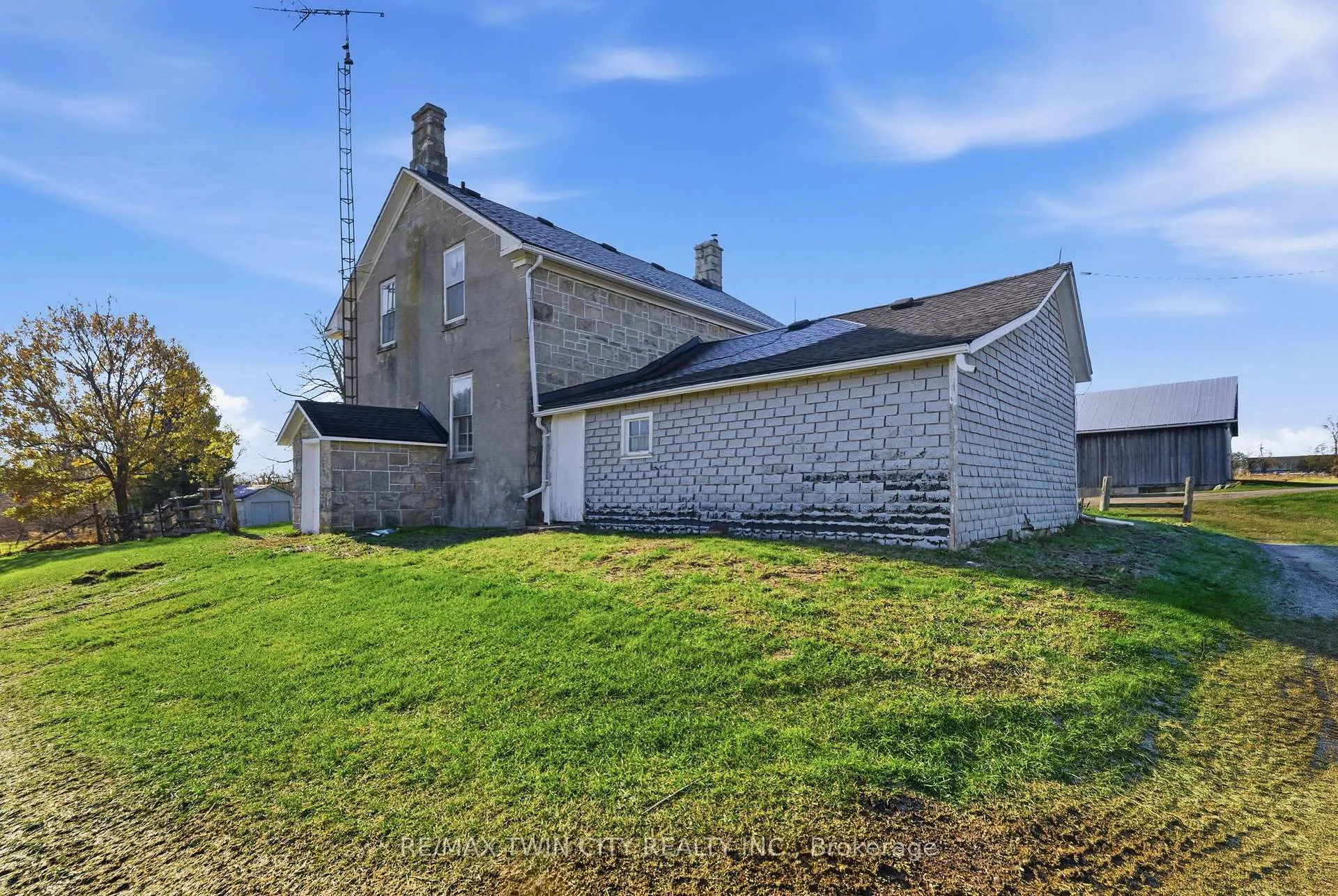 Photo 24 of 1804 Gore Road, Hamilton, Rural Flamborough — HOMEH