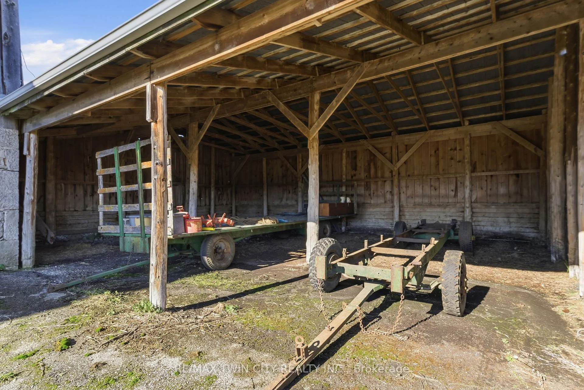 Photo 28 of 1804 Gore Road, Hamilton, Rural Flamborough — HOMEH