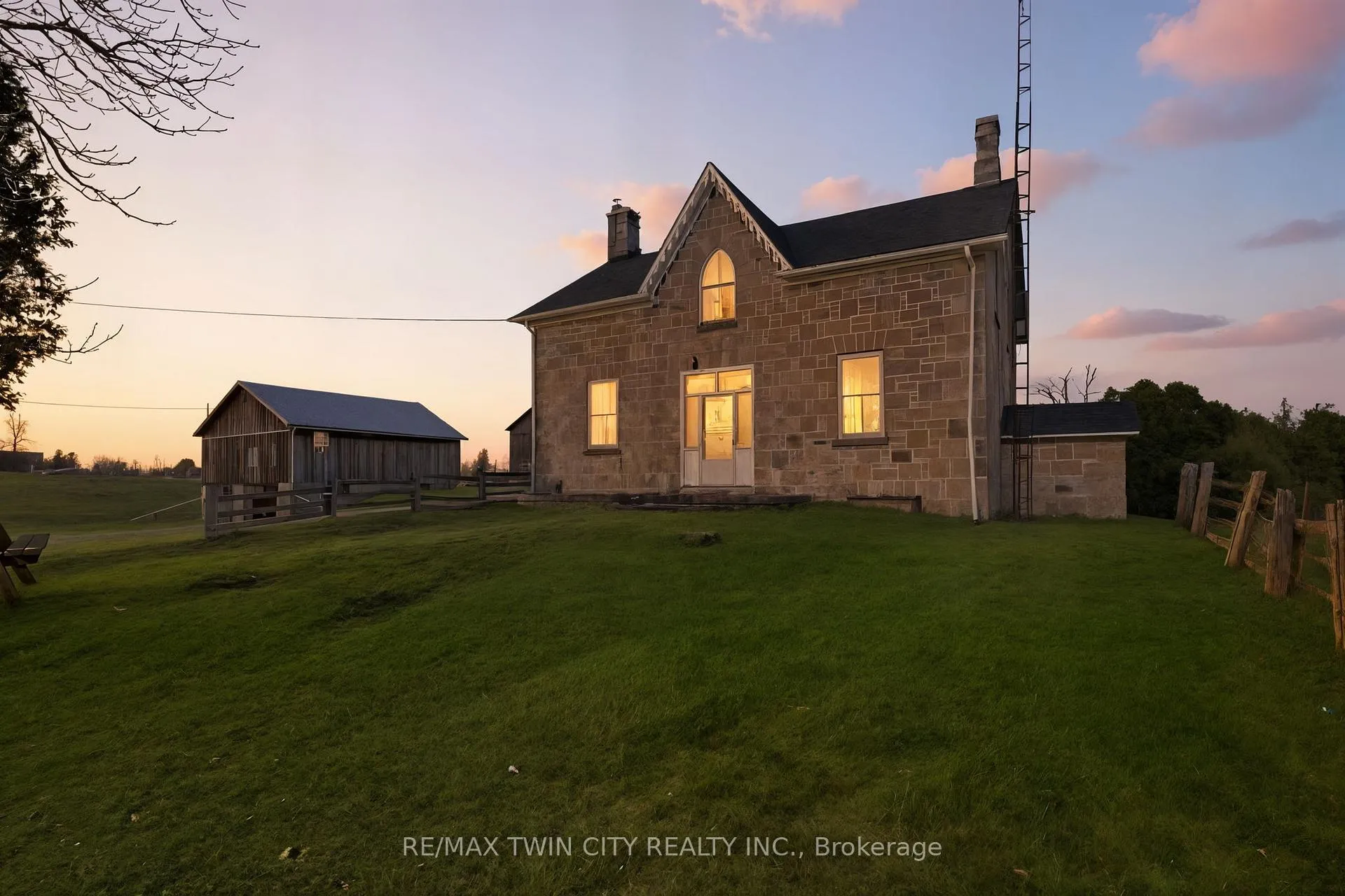 Photo 32 of 1804 Gore Road, Hamilton, Rural Flamborough — HOMEH