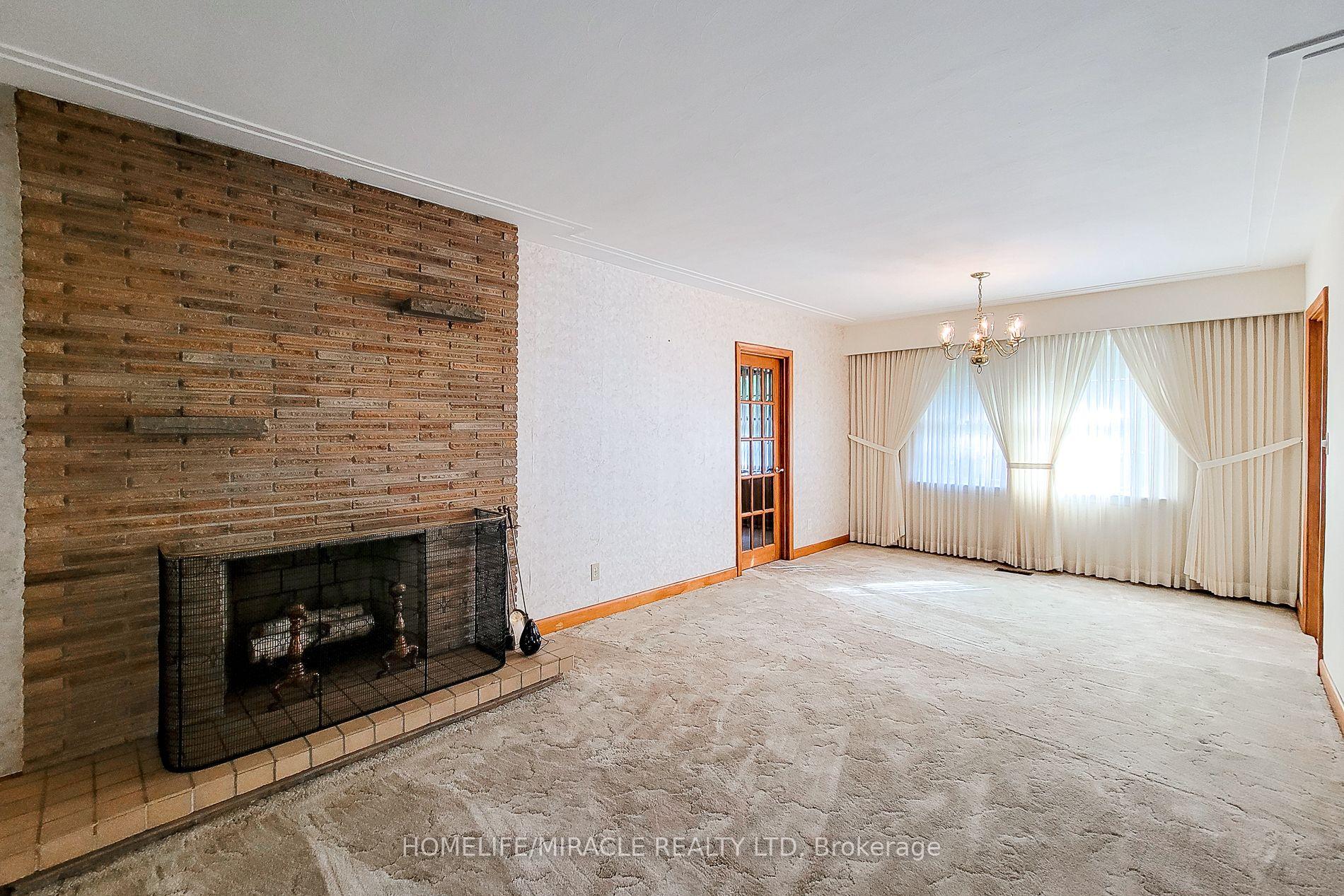 Photo 13 of 18 Manor Place, Hamilton, Stoney Creek — HOMEH