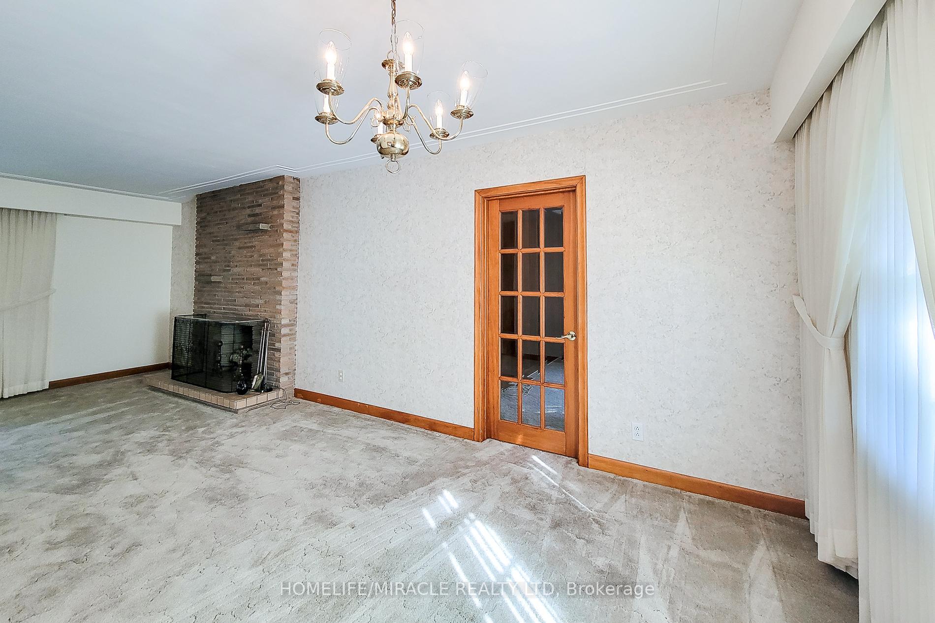 Photo 15 of 18 Manor Place, Hamilton, Stoney Creek — HOMEH