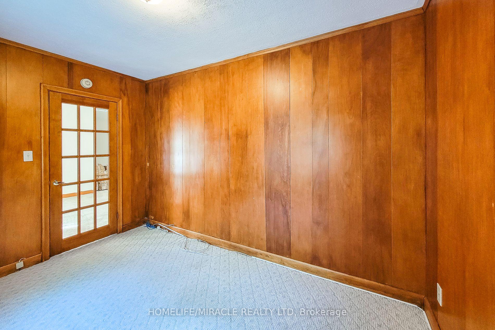 Photo 17 of 18 Manor Place, Hamilton, Stoney Creek — HOMEH