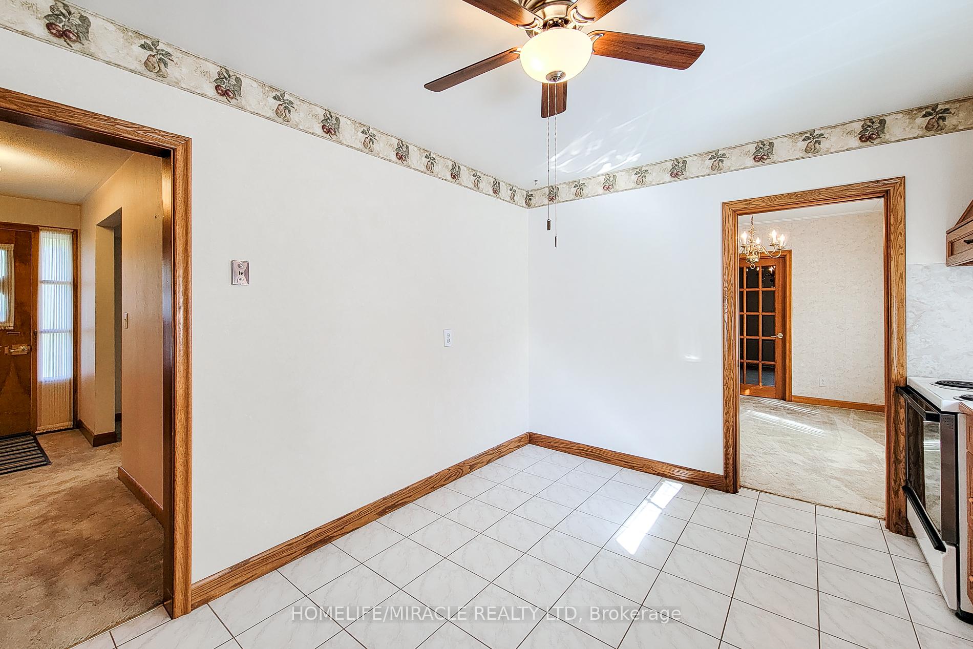 Photo 22 of 18 Manor Place, Hamilton, Stoney Creek — HOMEH