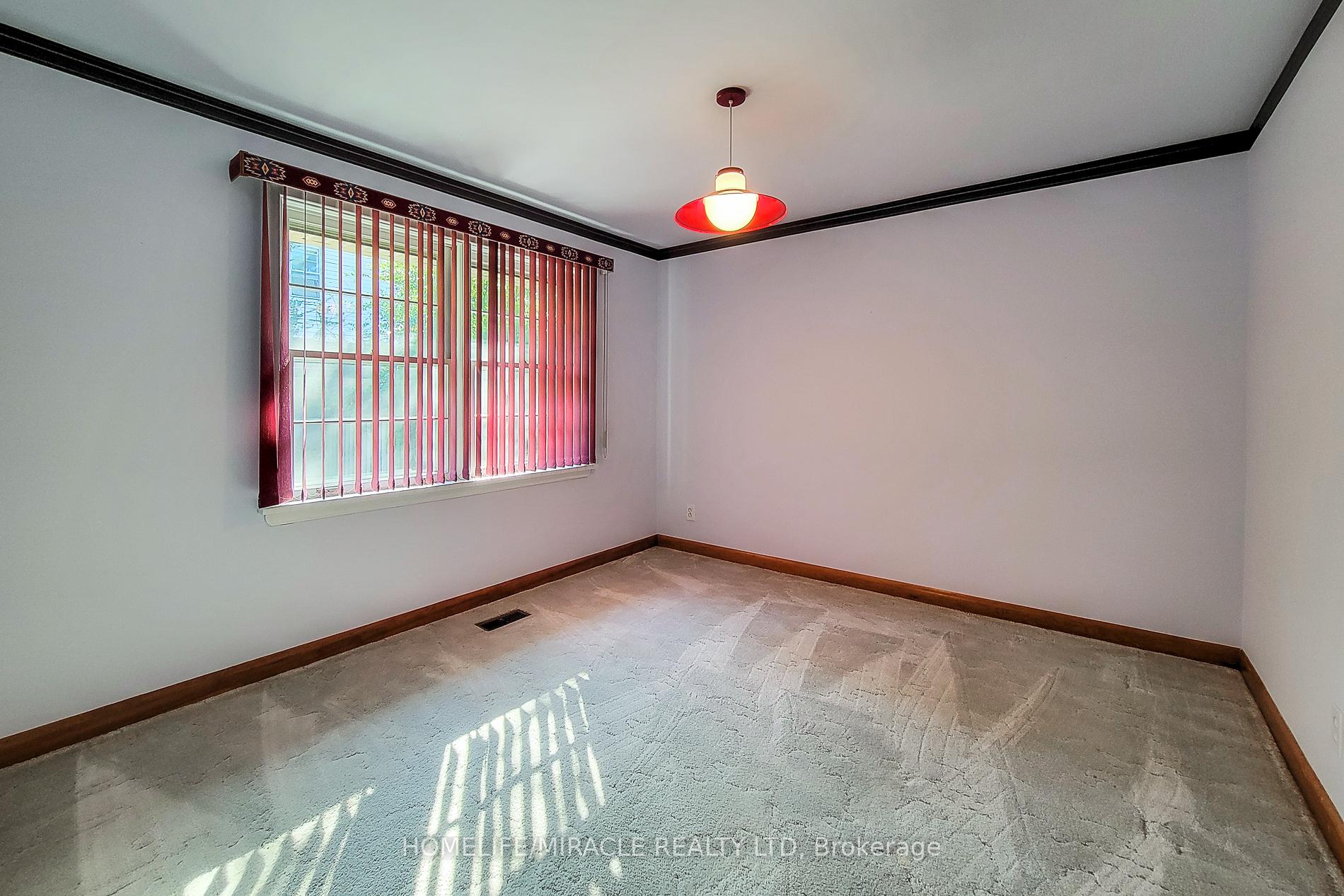 Photo 30 of 18 Manor Place, Hamilton, Stoney Creek — HOMEH