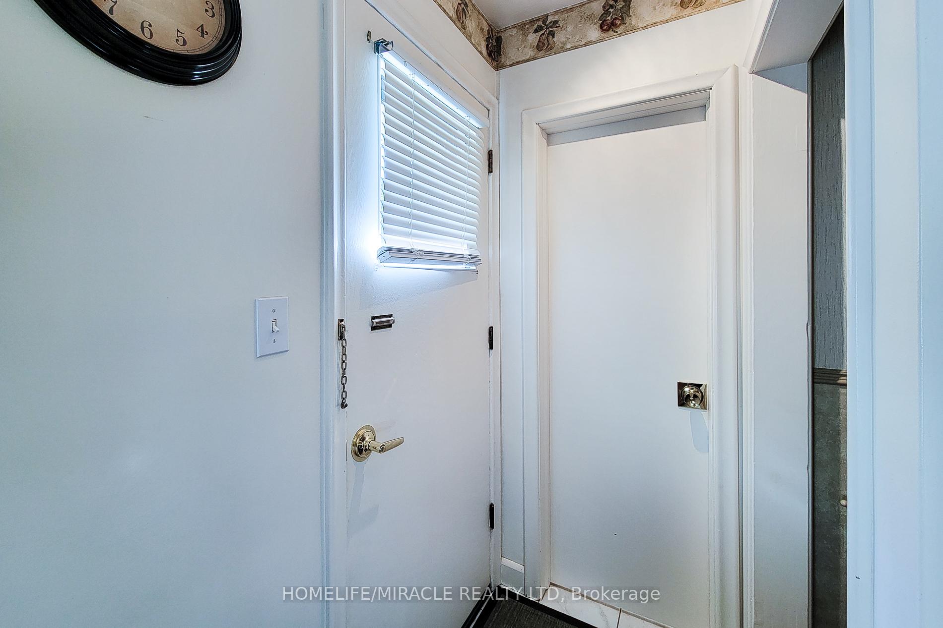 Photo 33 of 18 Manor Place, Hamilton, Stoney Creek — HOMEH