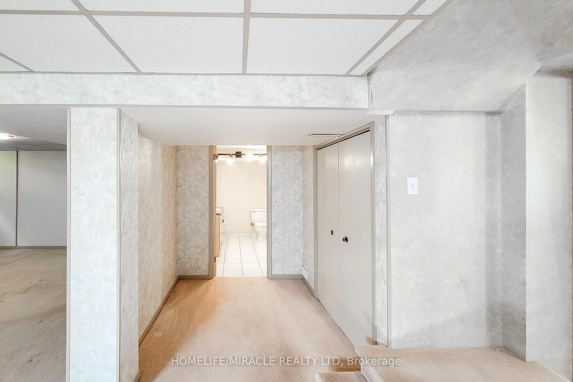Photo 37 of 18 Manor Place, Hamilton, Stoney Creek — HOMEH