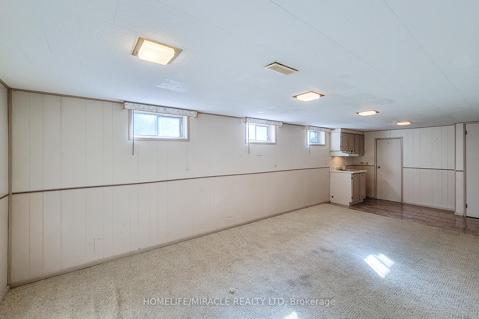 Photo 40 of 18 Manor Place, Hamilton, Stoney Creek — HOMEH