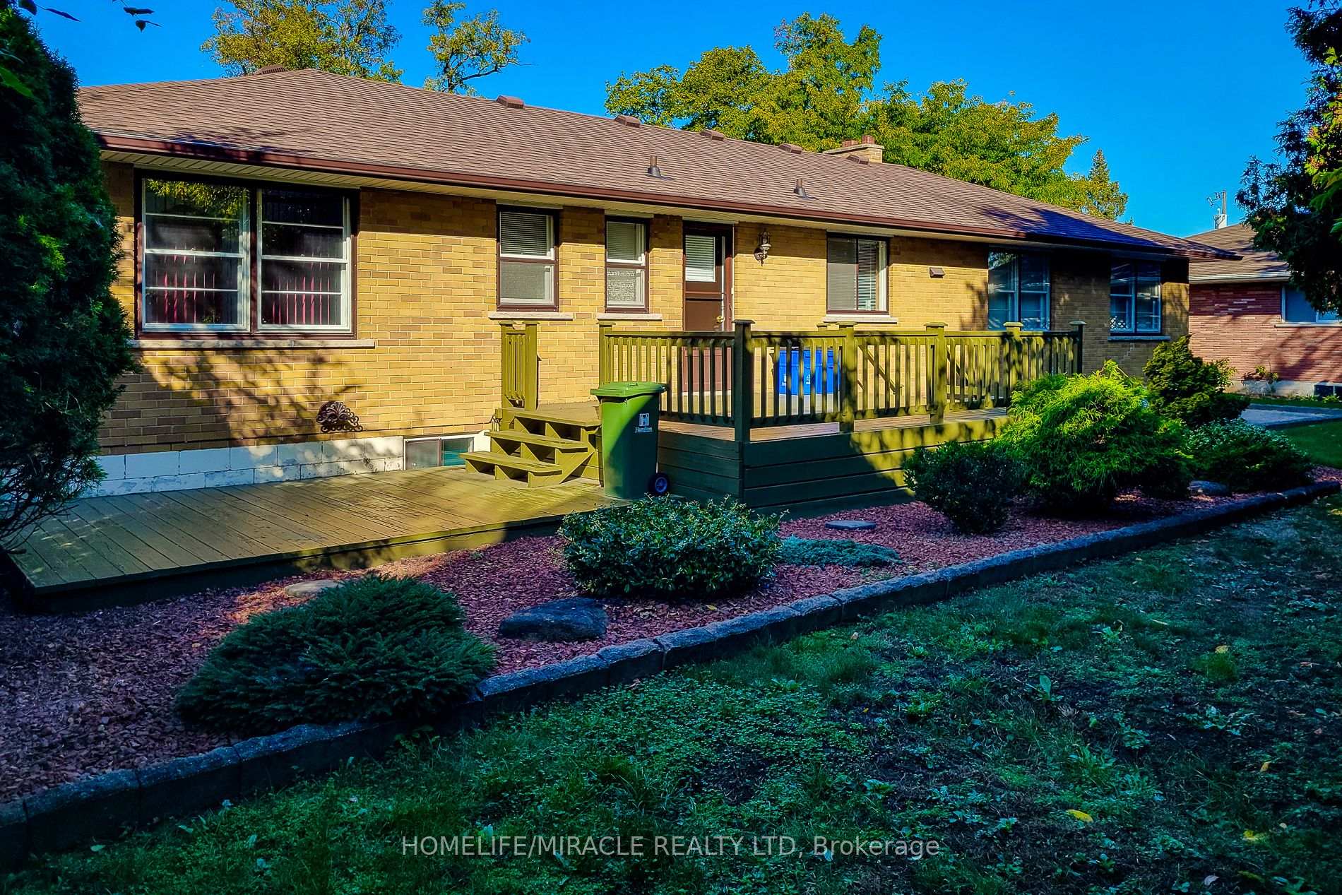 Photo 43 of 18 Manor Place, Hamilton, Stoney Creek — HOMEH