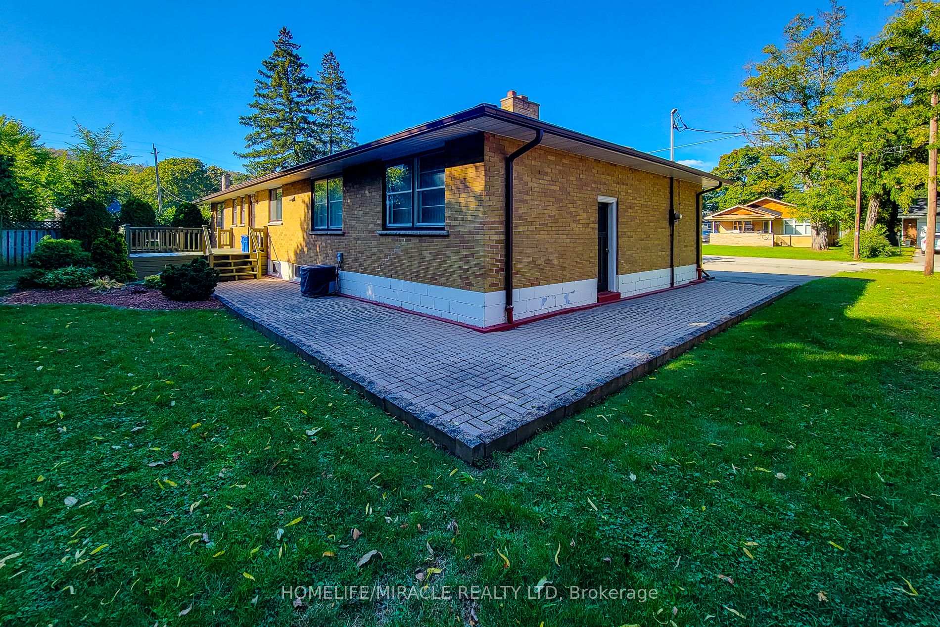 Photo 48 of 18 Manor Place, Hamilton, Stoney Creek — HOMEH