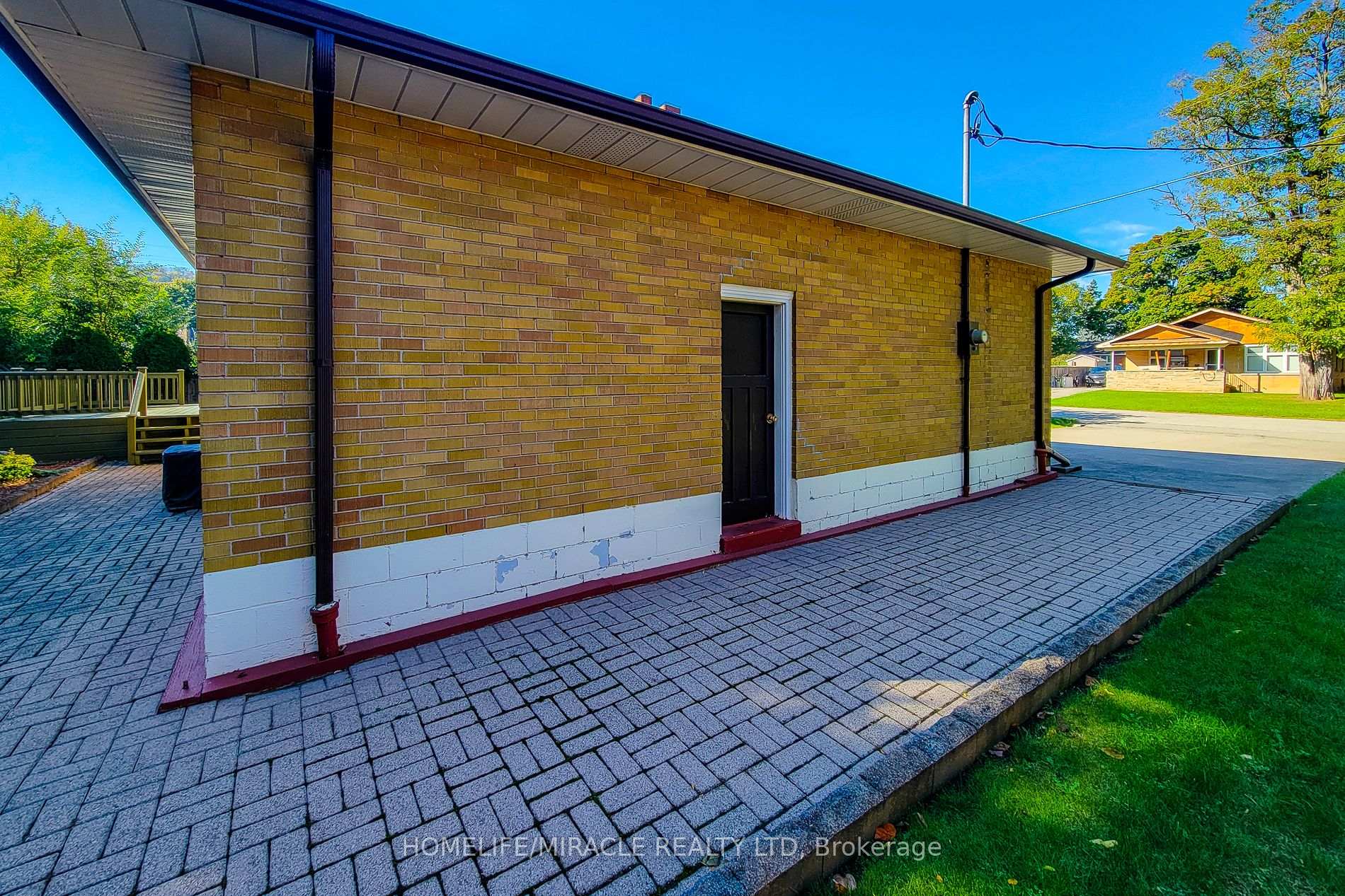Photo 49 of 18 Manor Place, Hamilton, Stoney Creek — HOMEH