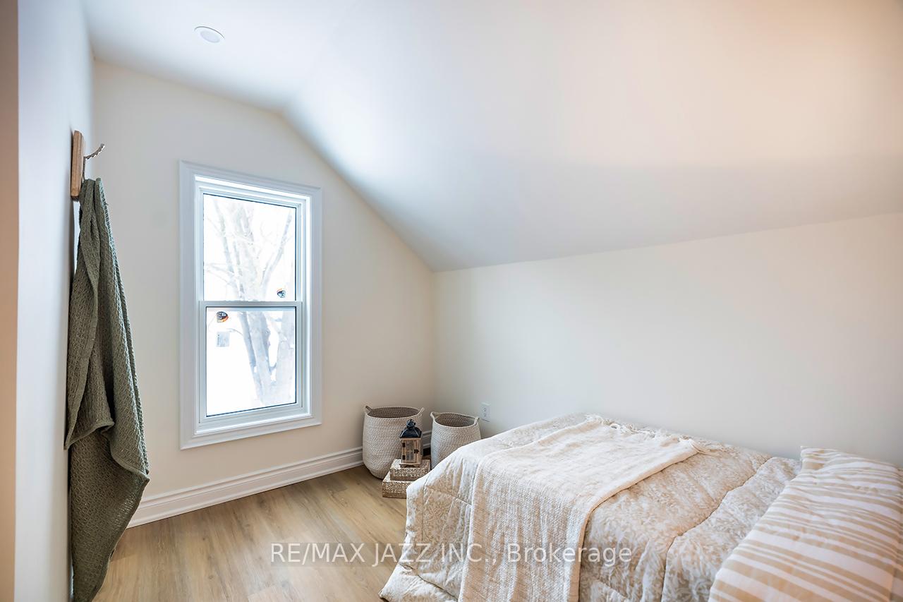 Photo 20 of 297 Westcott Street, Peterborough, Town Ward 3 — HOMEH